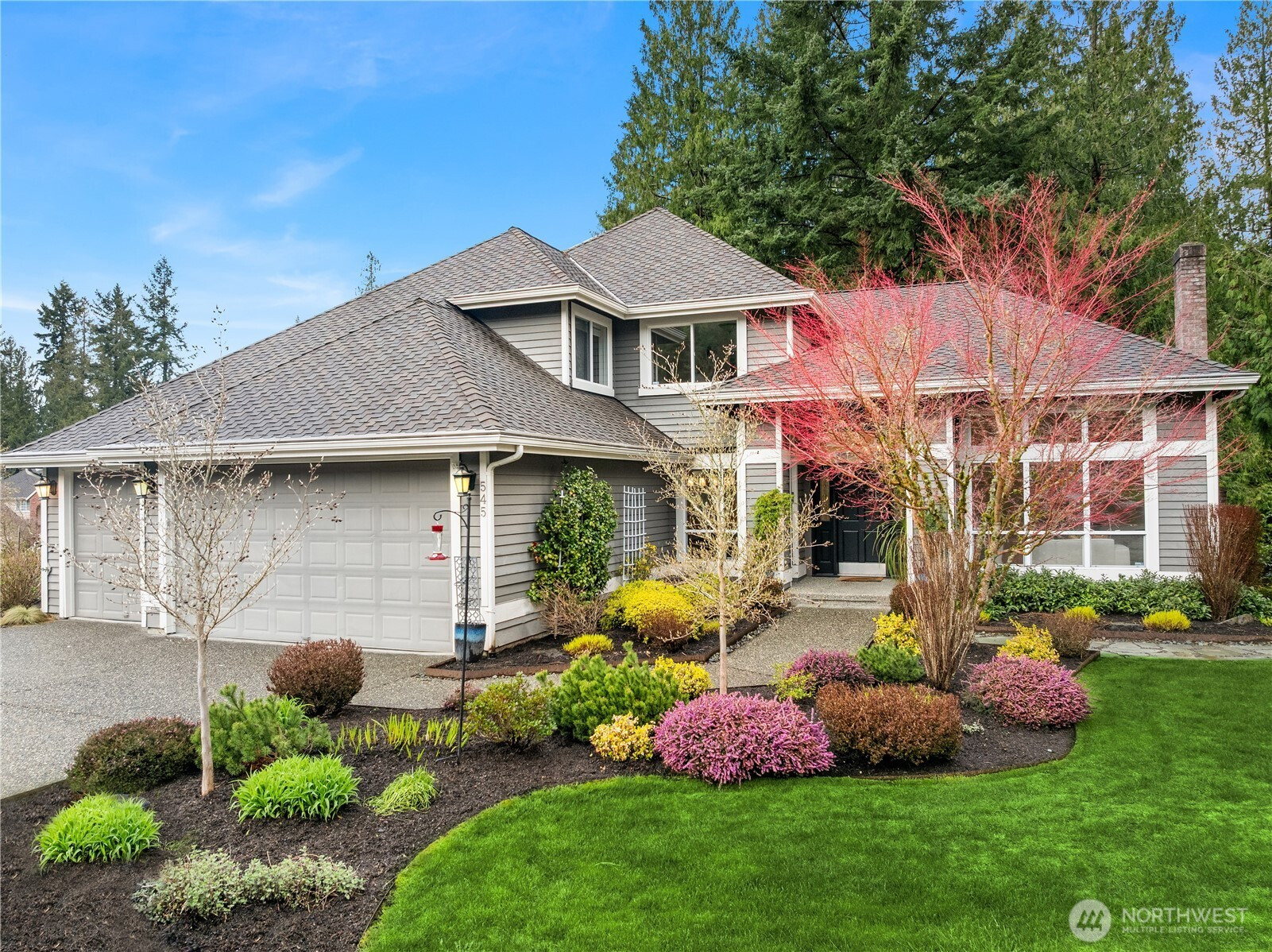 545 Mt Olympus Drive SW, Issaquah, WA 98027