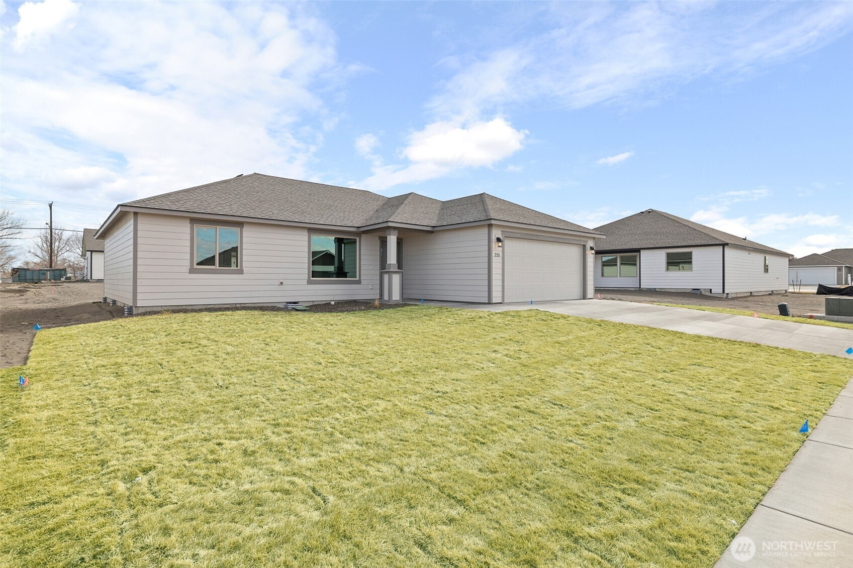 215 Lessor Loop, Moses Lake, WA 98837