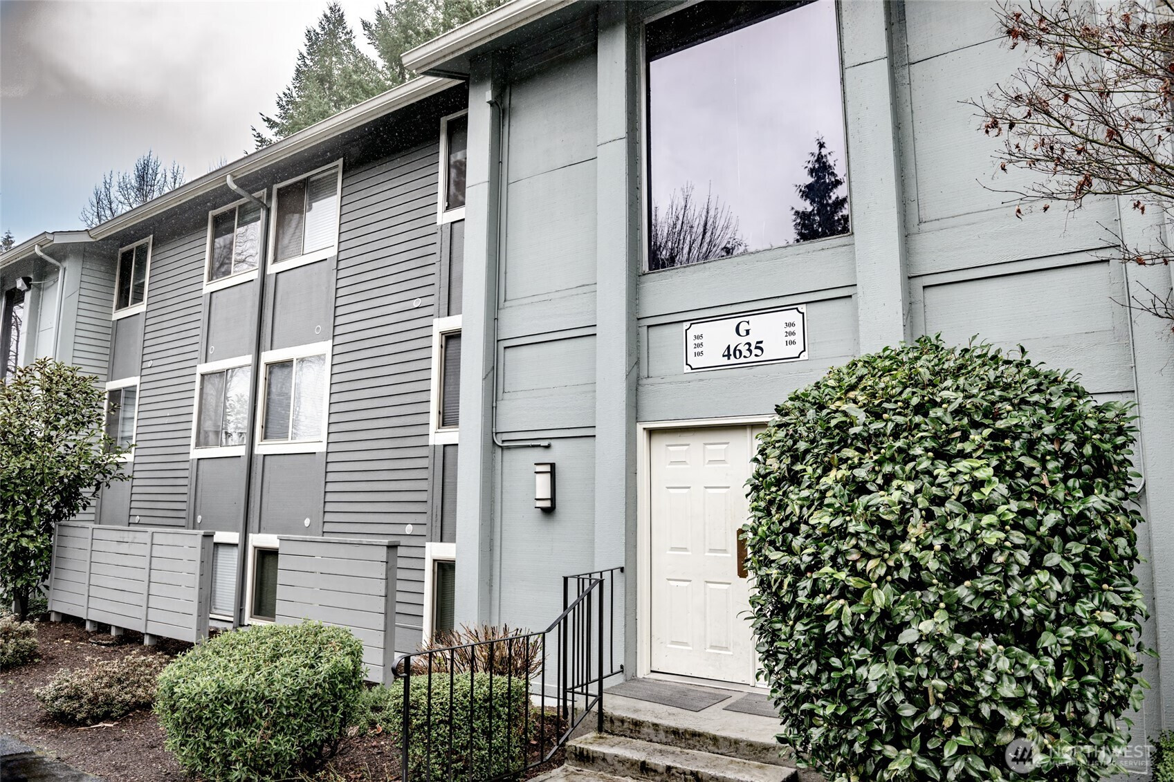 4635 W Lake Sammamish Parkway SE, Issaquah, WA 98027