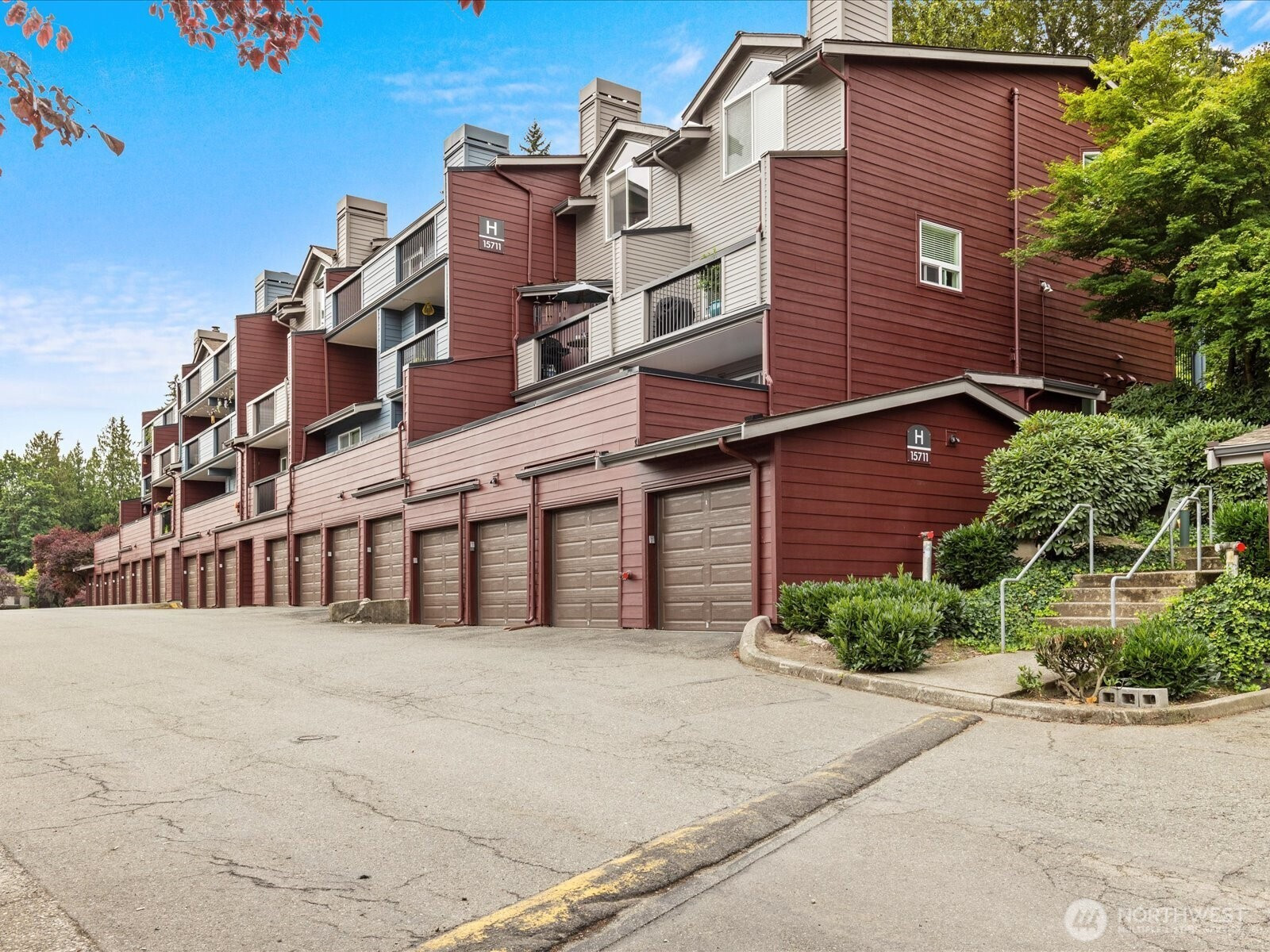 15711 Waynita NE, Bothell, WA 98011