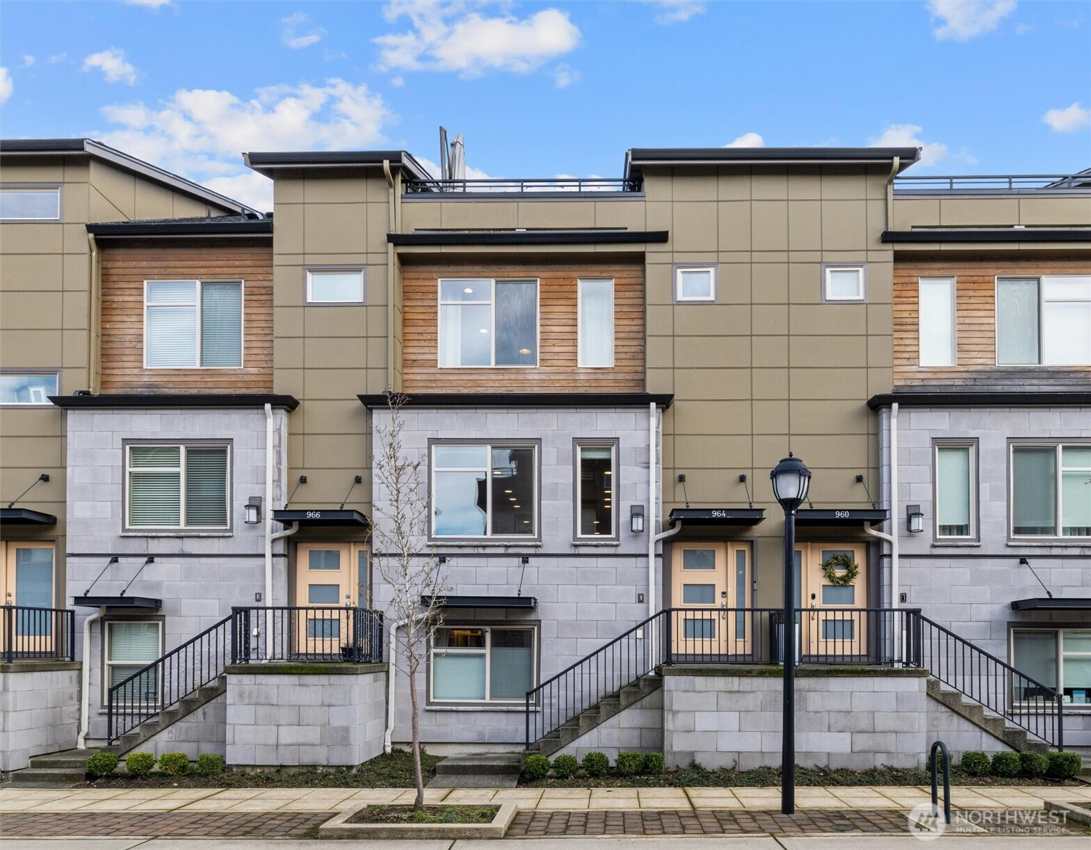 964 7th Avenue NE, Issaquah, WA 98029