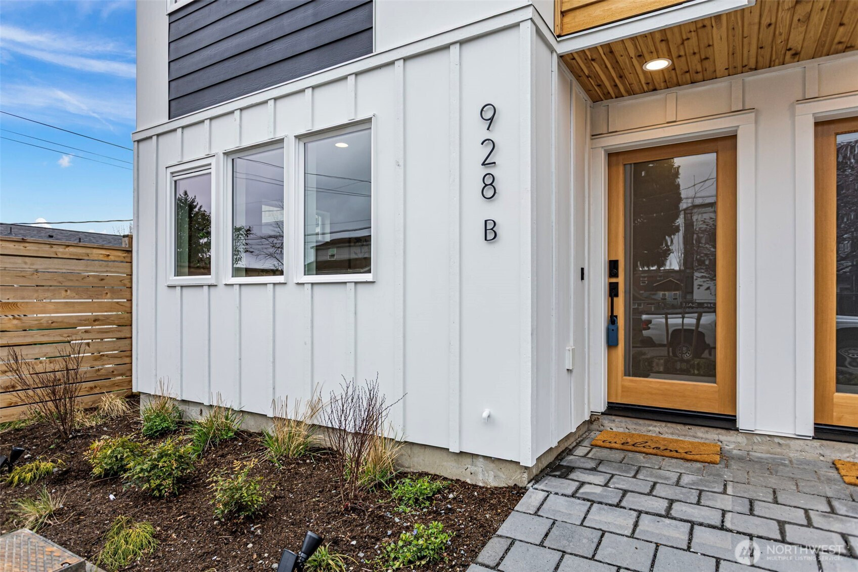 928 NW 57th Street, Seattle, WA 98107