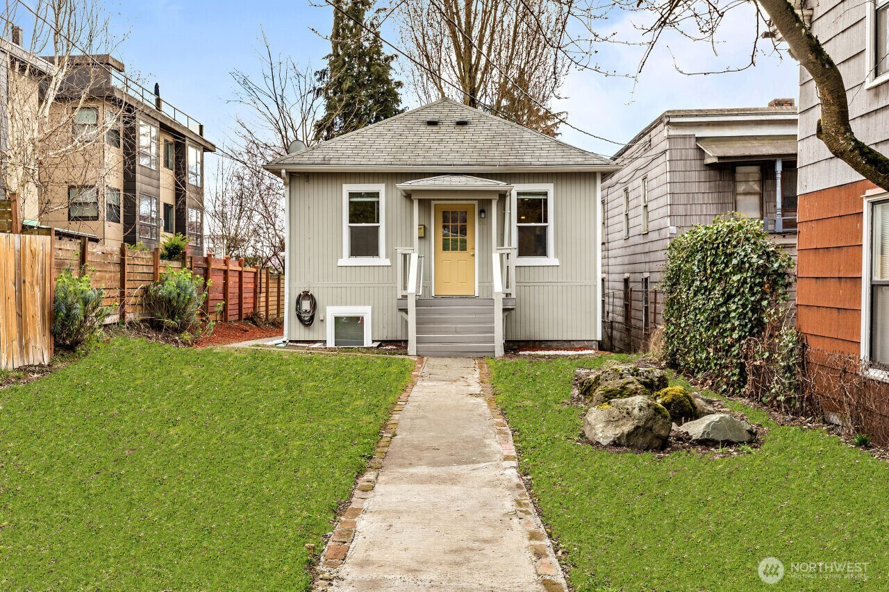 1521 E Spruce Street, Seattle, WA 98122