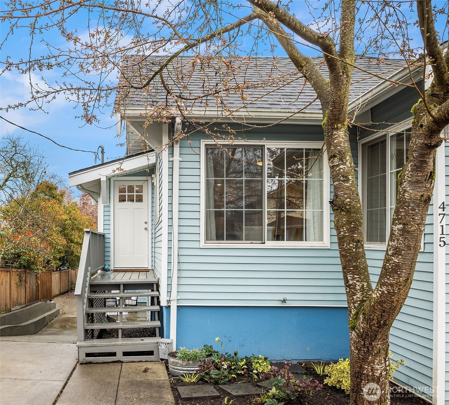 4715 S Orcas Street, Seattle, WA 98118
