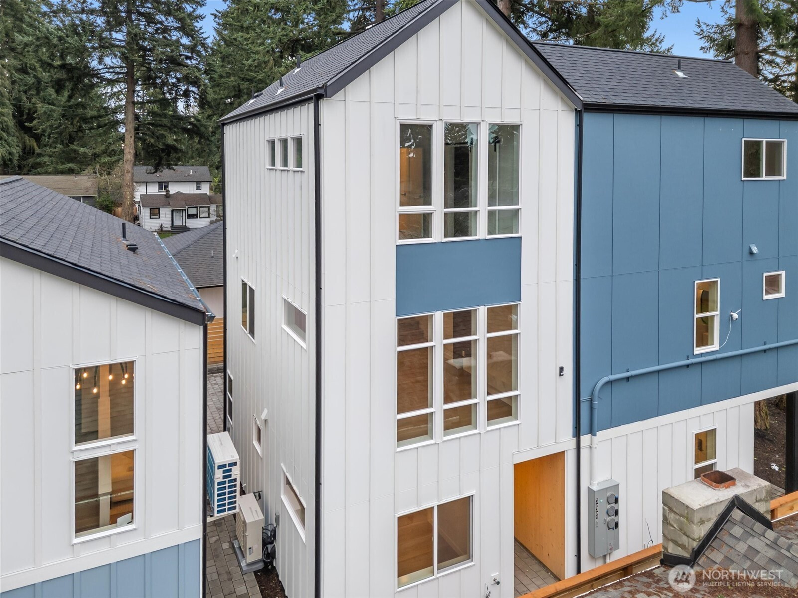 14308 Roslyn Place N, Seattle, WA 98133