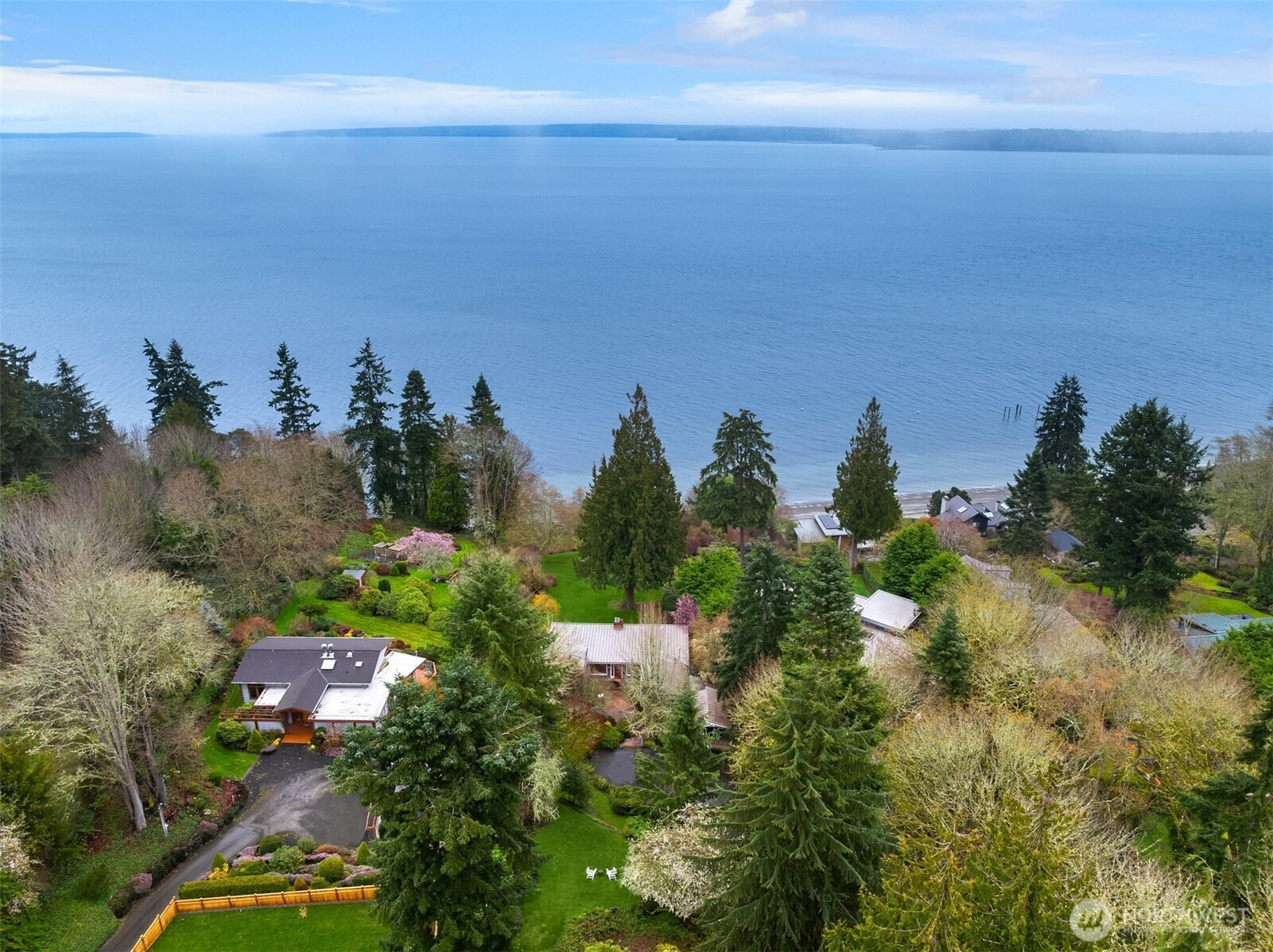 7946 Grand Avenue NE, Bainbridge Island, WA 98110