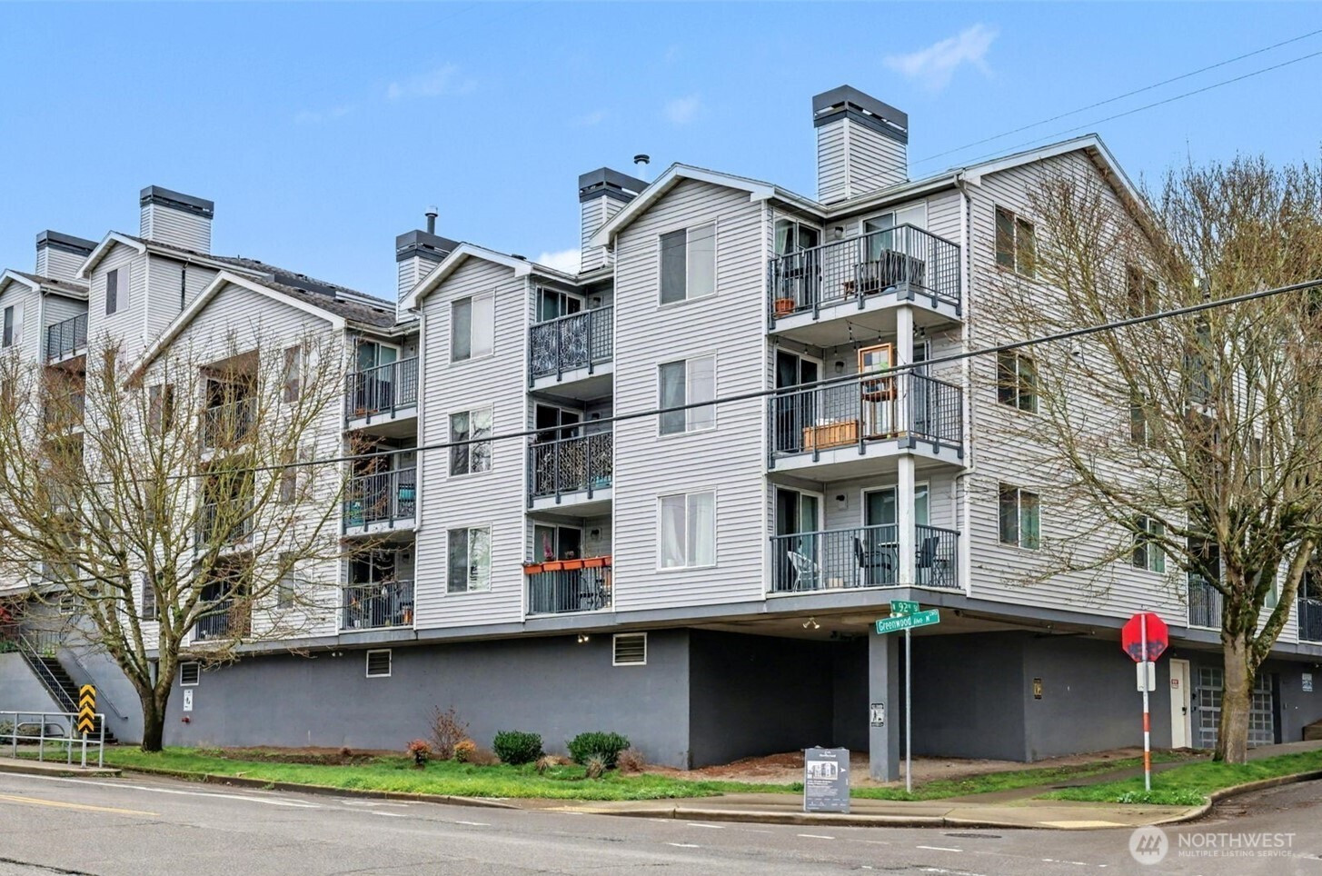 9200 Greenwood Avenue N, Seattle, WA 98103