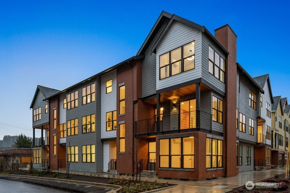 976 7th Ave NW (Homesite #6), Issaquah, WA 98027