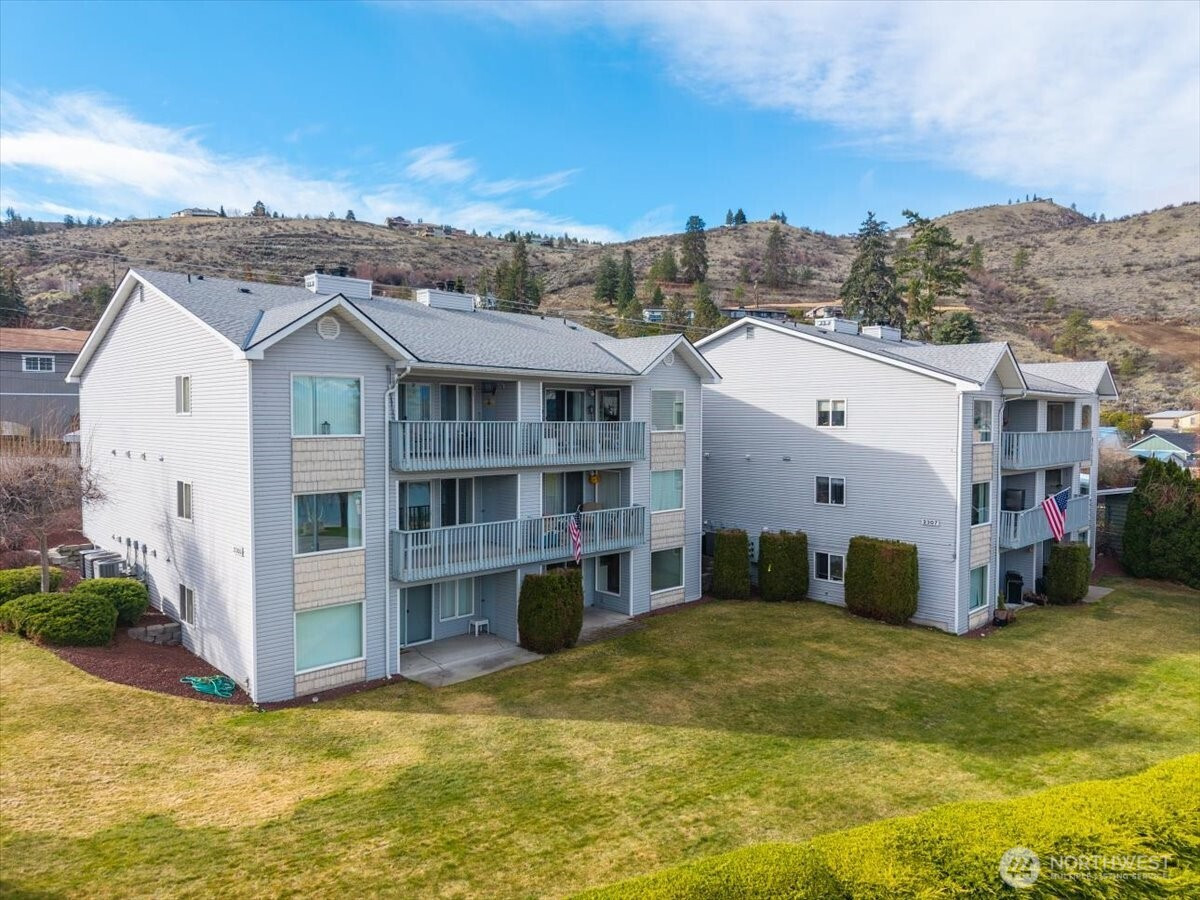 2305 W Woodin Ave, Chelan, WA 98816