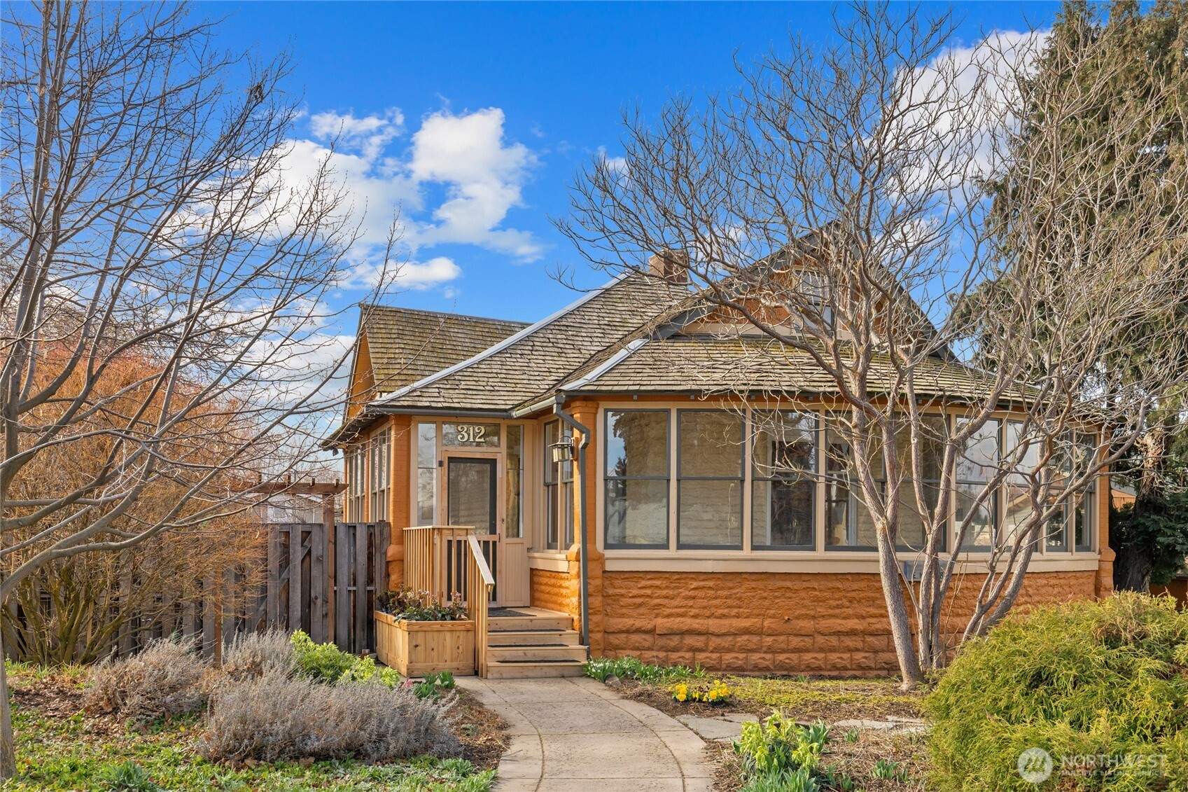 312 E Manitoba Avenue, Ellensburg, WA 98926