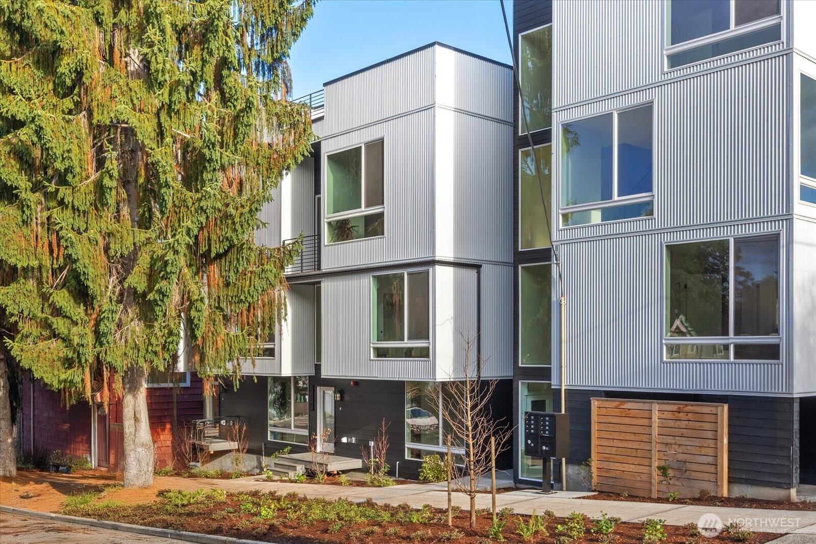 3118 Queen Anne Avenue N, Seattle, WA 98119