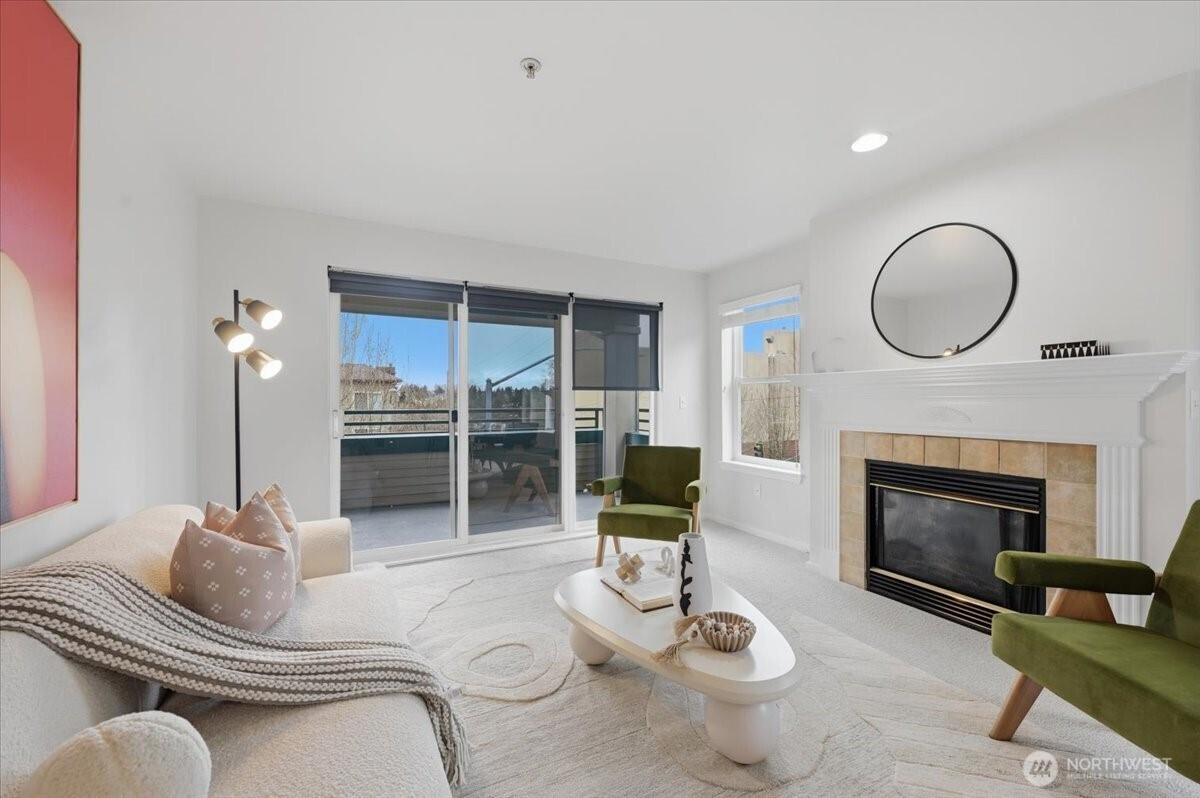 8760 Greenwood Avenue N, Seattle, WA 98103