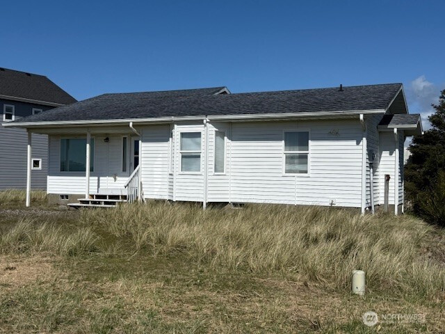 1410 N Jetty Avenue SW, Ocean Shores, WA 98569
