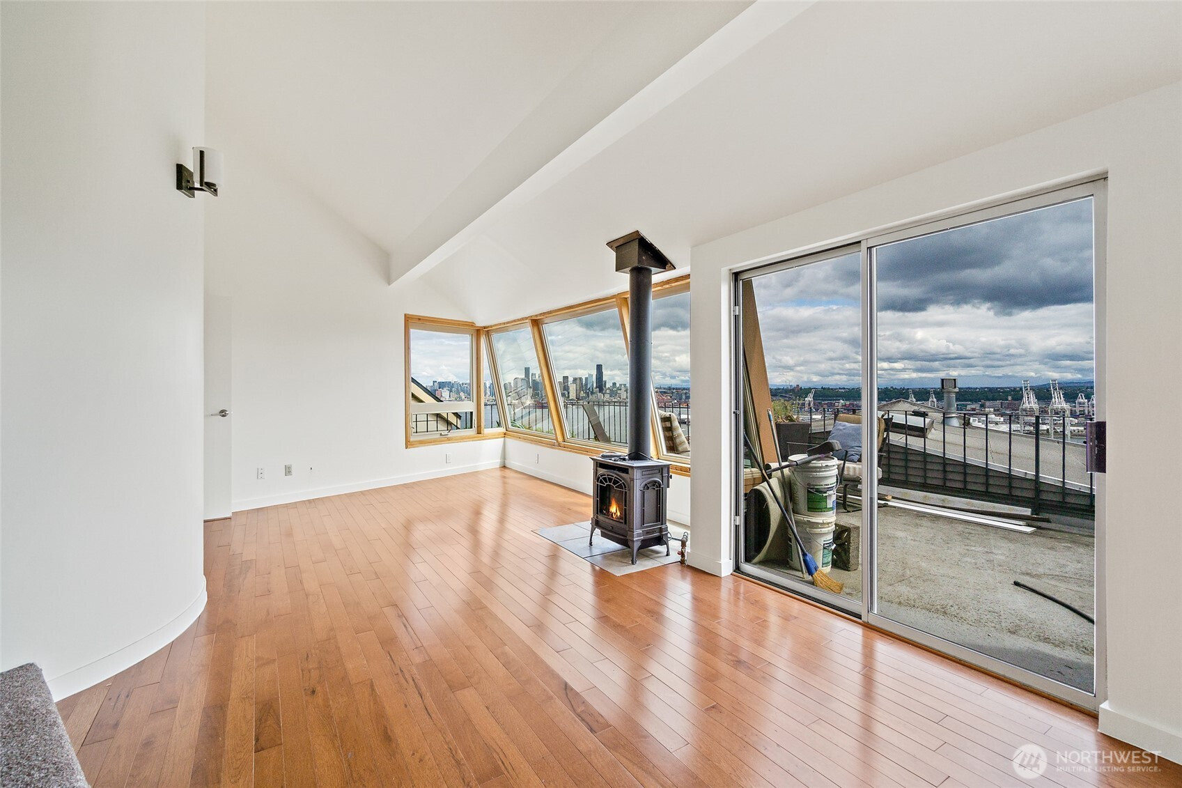 2410 37th Avenue SW, Seattle, WA 98126