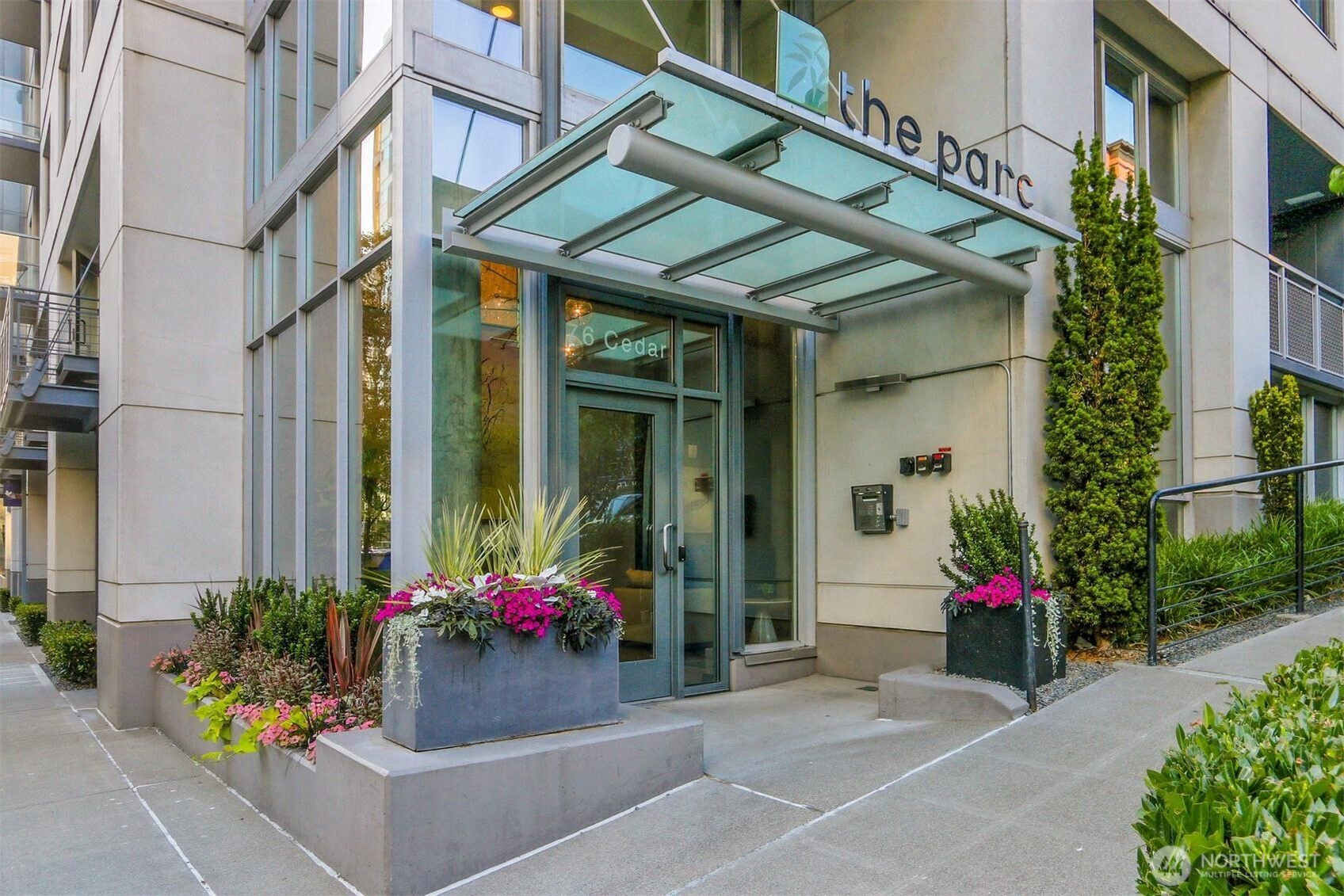 76 Cedar Street, Seattle, WA 98121