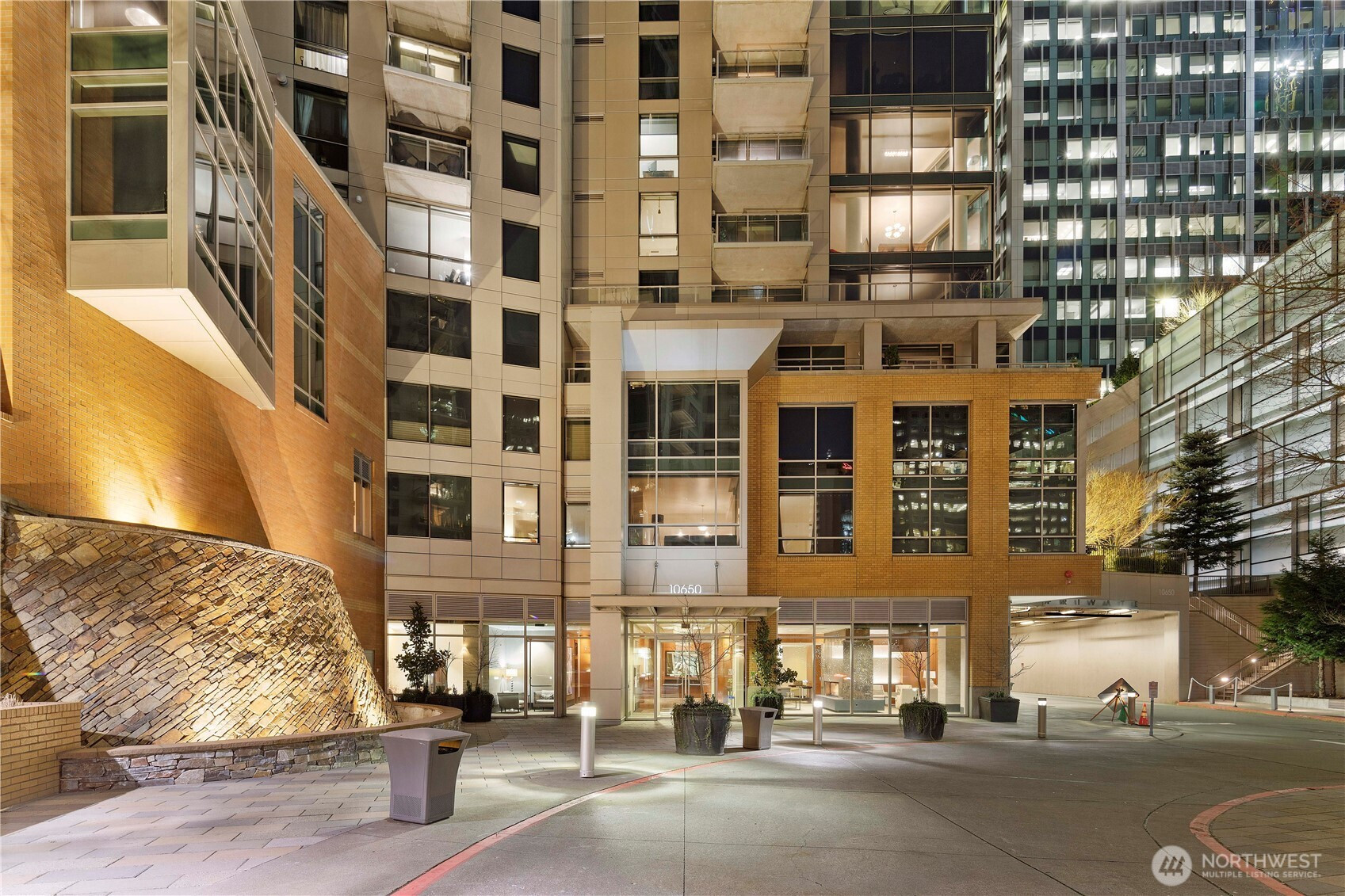 10650 NE 9th Place, Bellevue, WA 98004