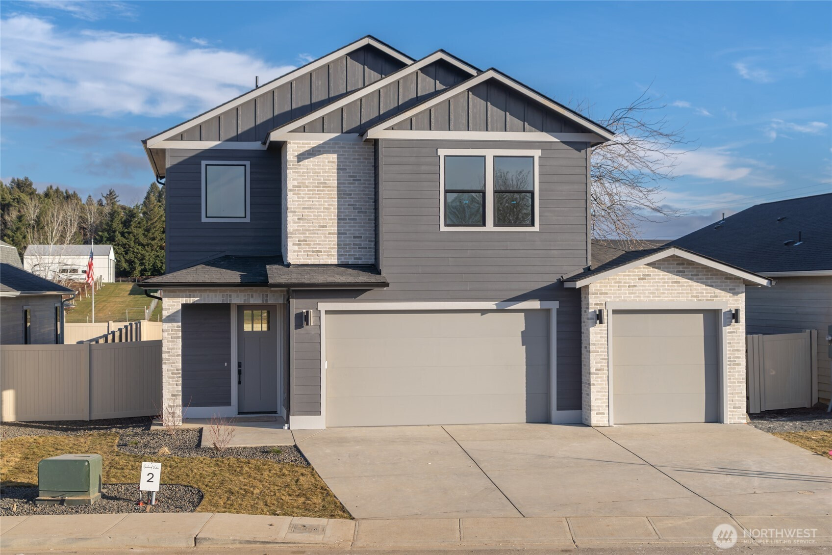 567 S Perry Avenue, East Wenatchee, WA 98802
