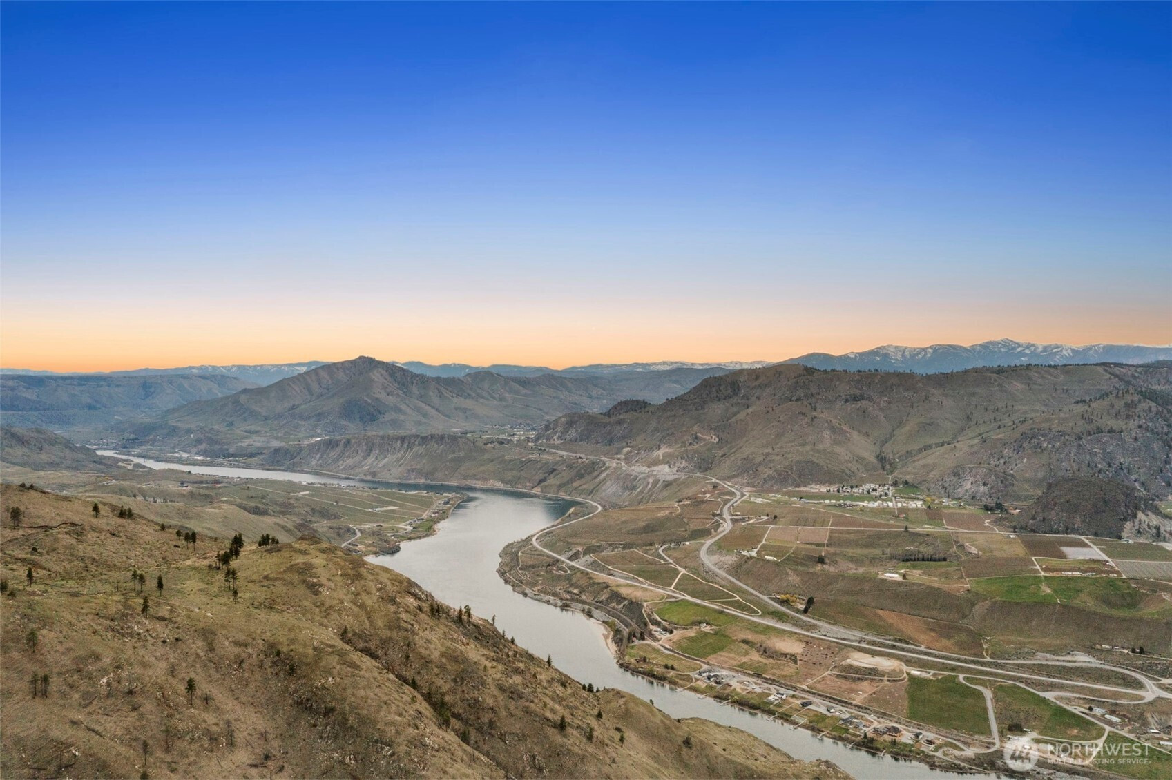 1 Pine Bluffs Lane, Orondo, WA 98830