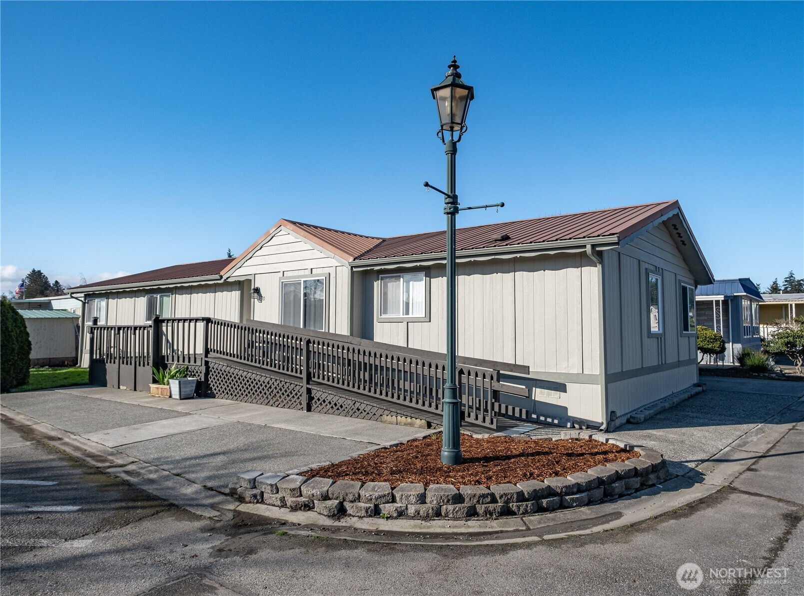 225 NE Ernst, Oak Harbor, WA 98277