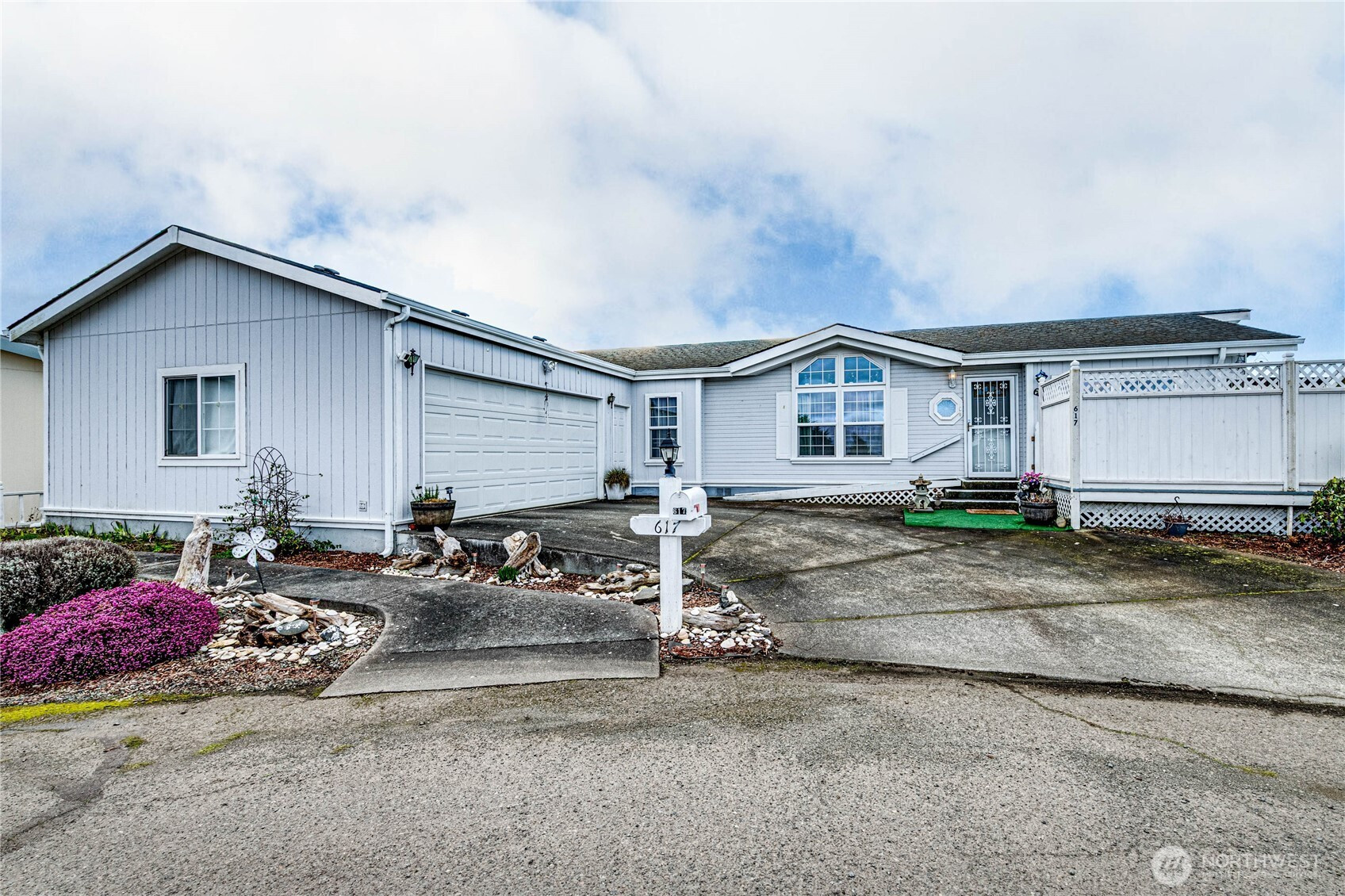 617 N 7th Avenue, Sequim, WA 98382