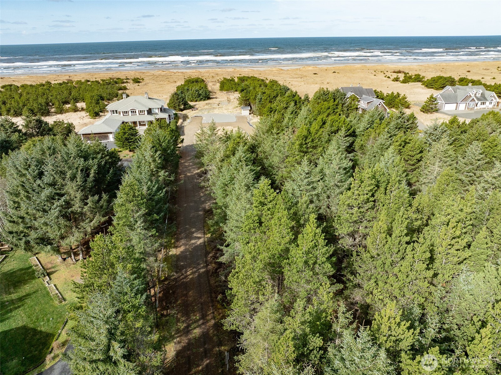 16151 Pacific Way, Long Beach, WA 98631