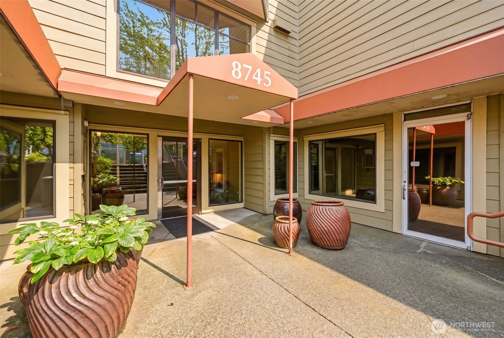 8745 Greenwood Avenue N, Seattle, WA 98103