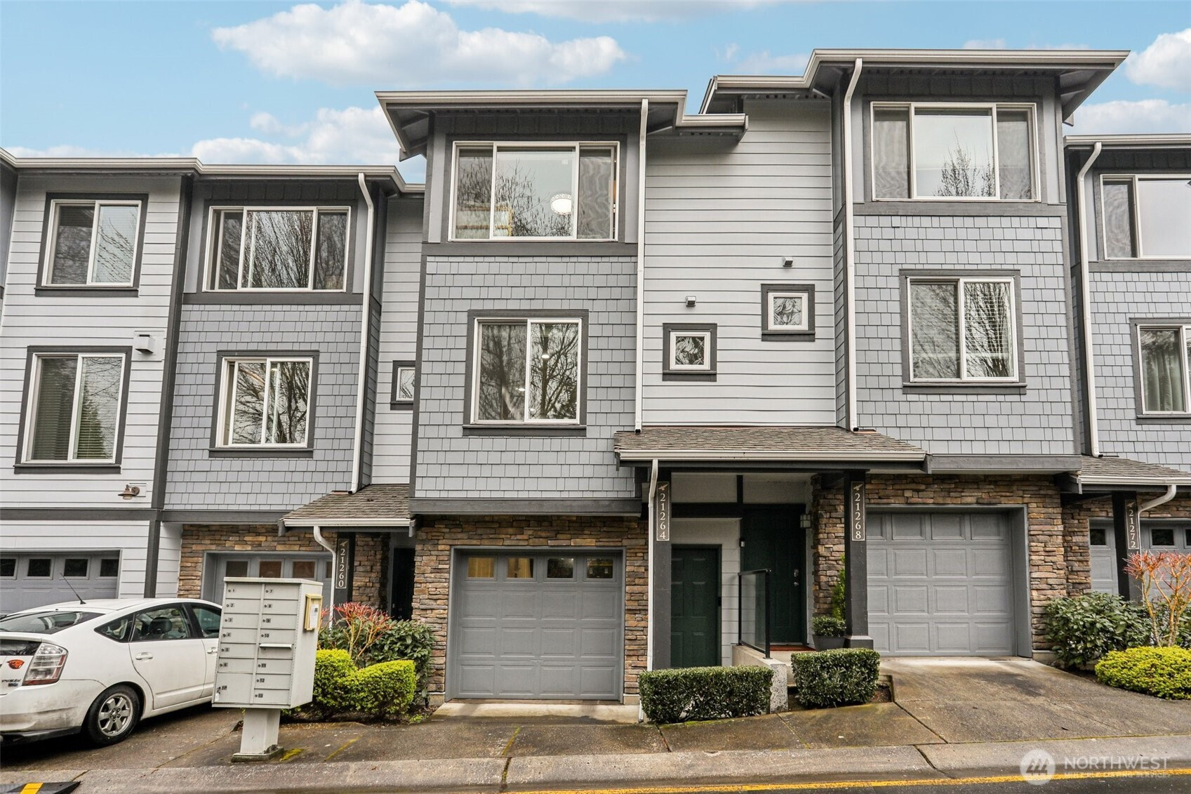 21264 SE 42nd Lane, Issaquah, WA 98029