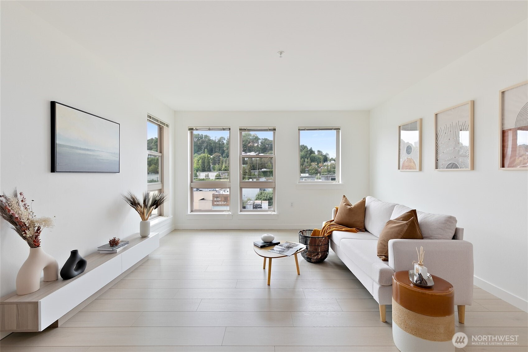 827 Hiawatha Place S, Seattle, WA 98144