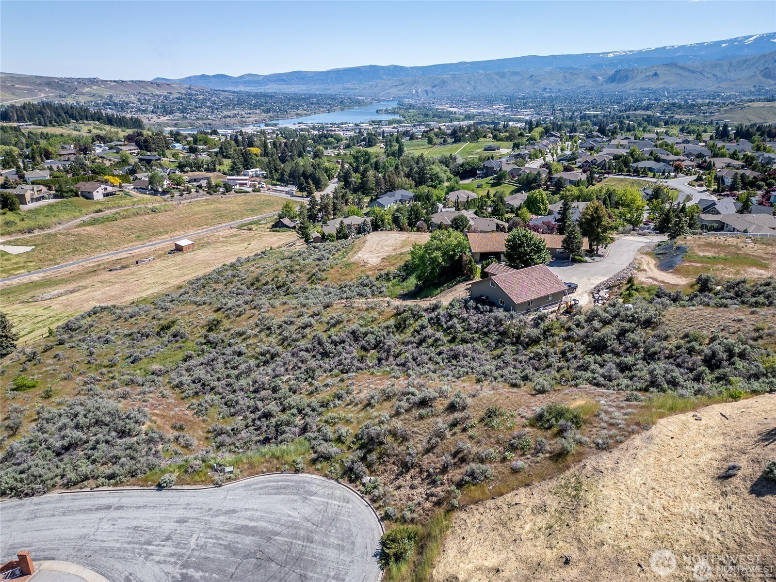 315 Mahogany Lane, Wenatchee, WA 98801