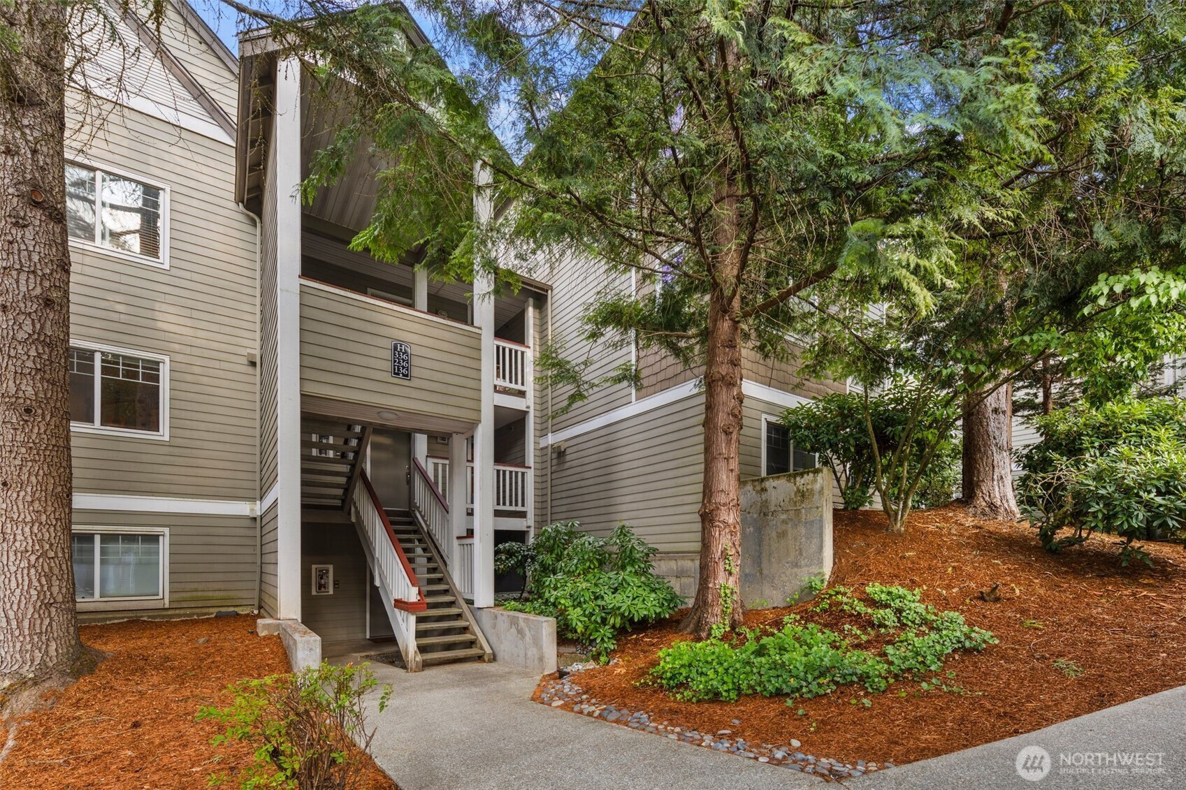 18501 SE Newport Way, Issaquah, WA 98027
