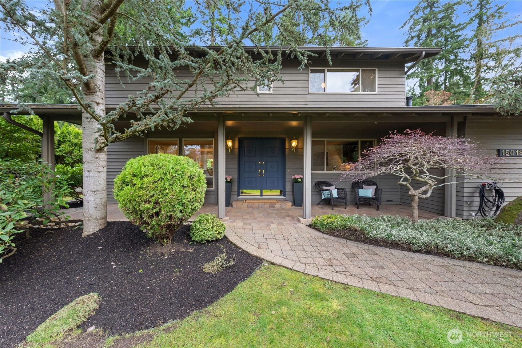 15018 NE 10th Place, Bellevue, WA 98007