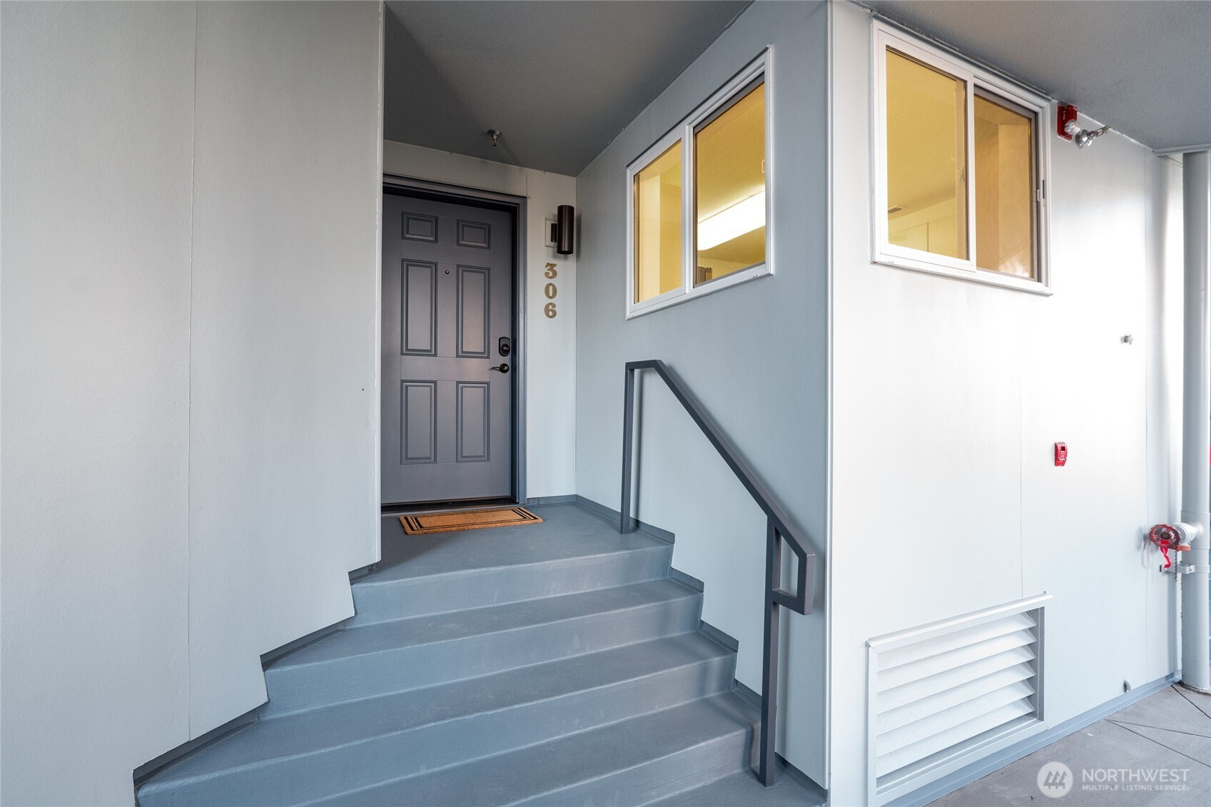 9039 NE Juanita Drive, Kirkland, WA 98034