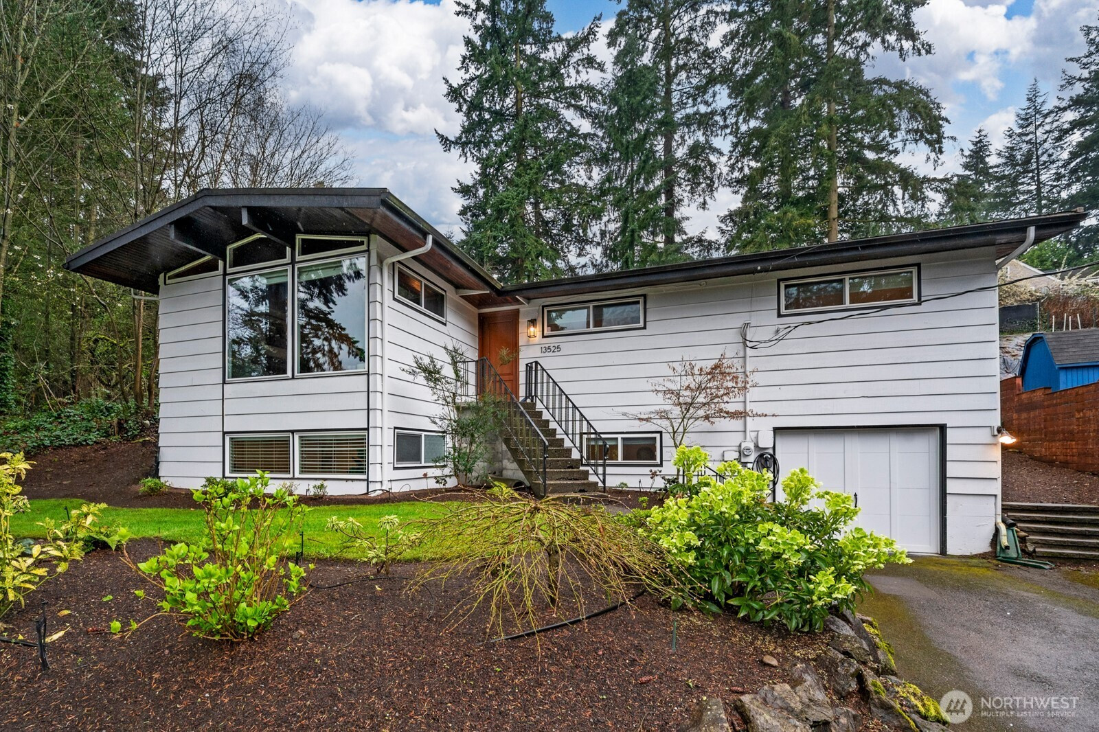 13525 4th Avenue NE, Seattle, WA 98125