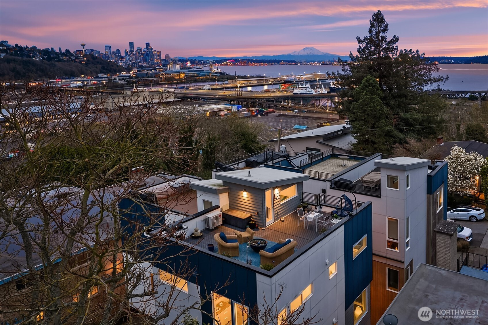 2330 W Plymouth Street, Seattle, WA 98199