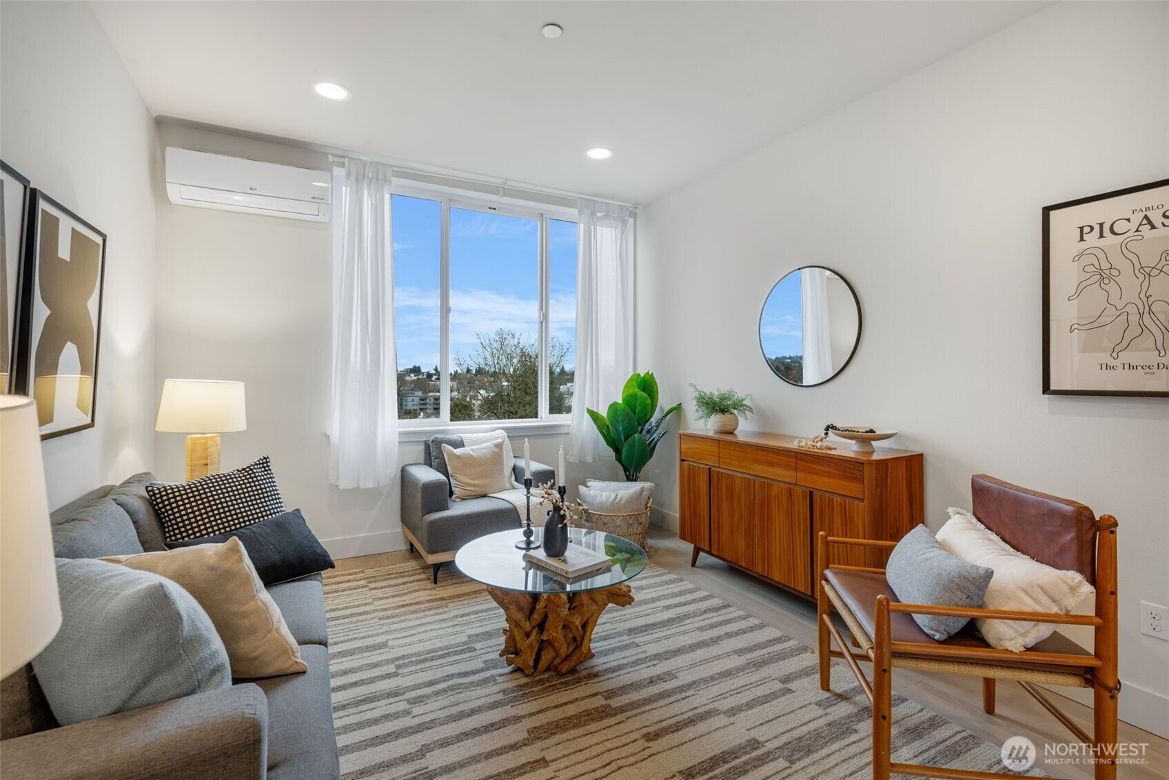 908 N 46th Street, Seattle, WA 98103