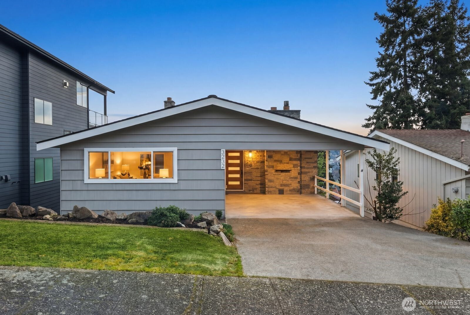 3232 26th Avenue W, Seattle, WA 98199