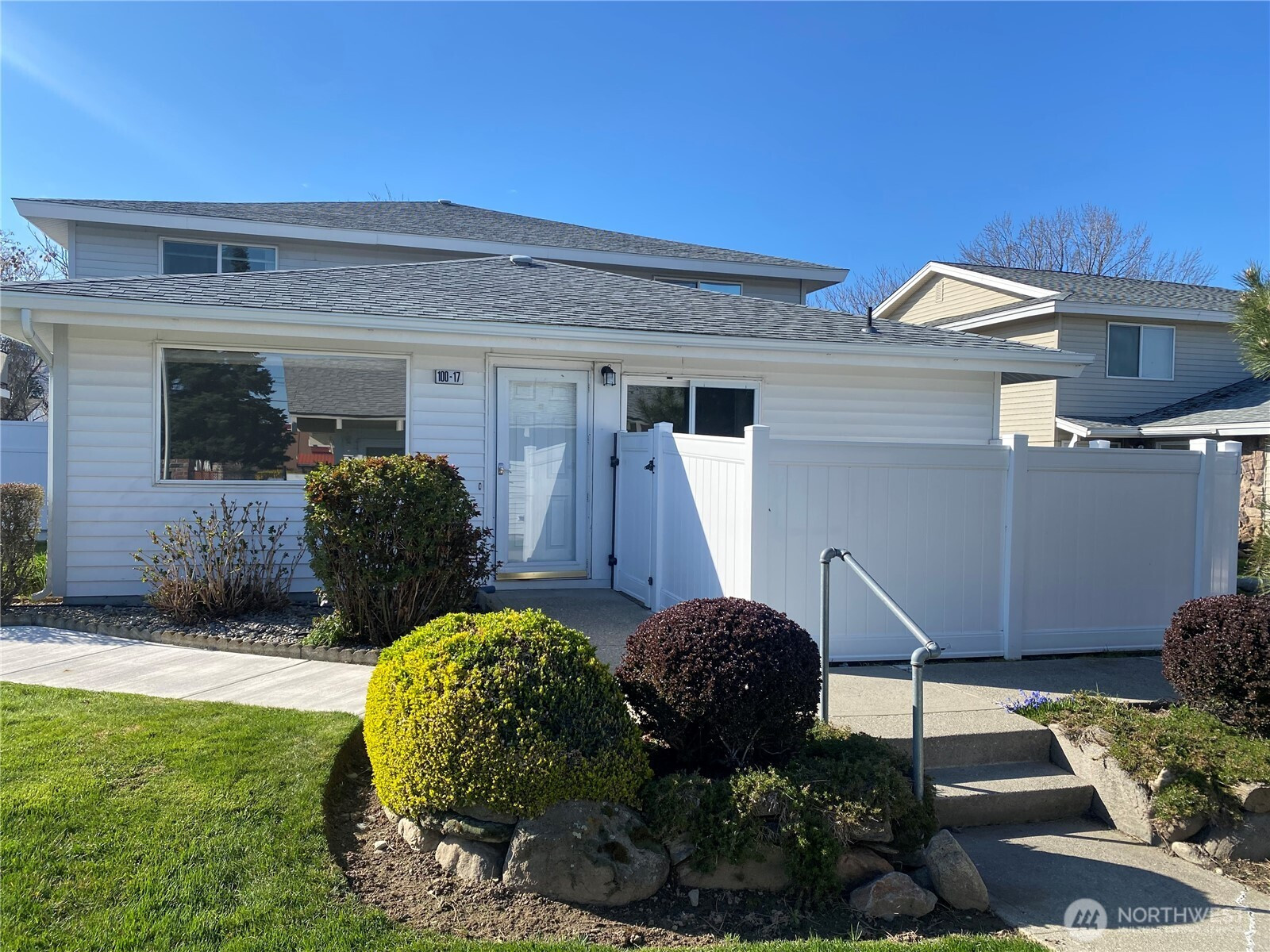 100 Simon Street, East Wenatchee, WA 98802