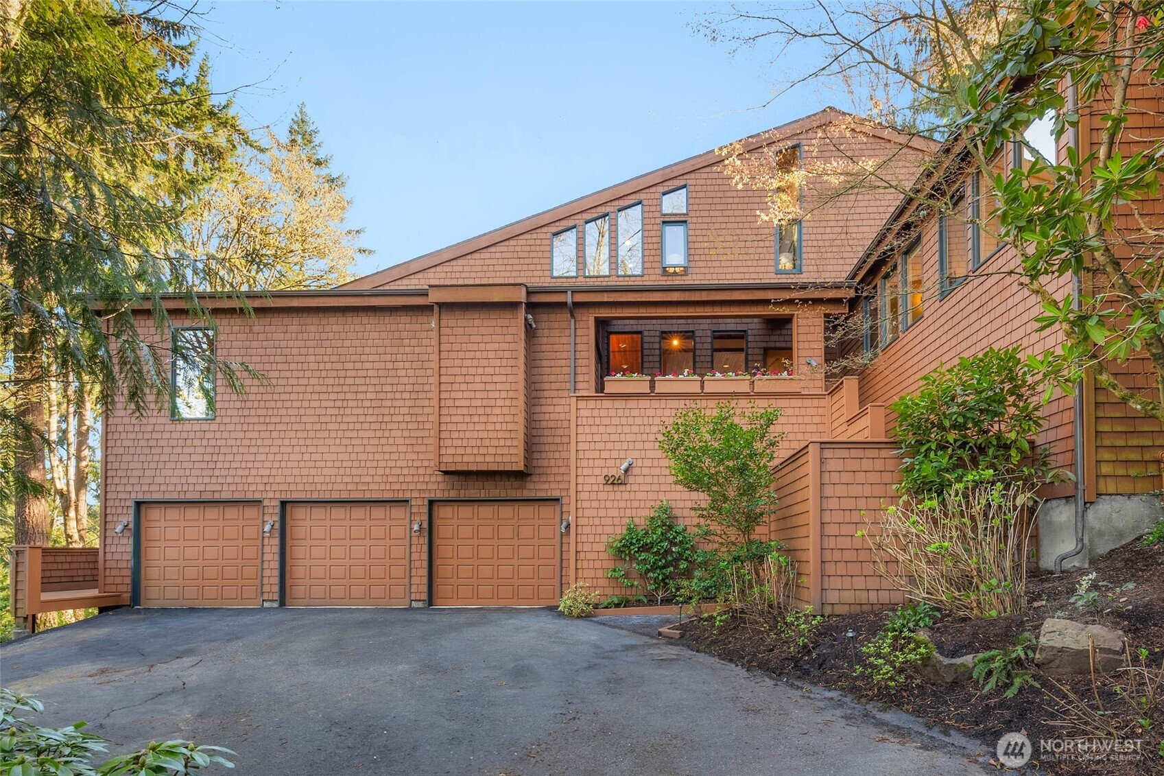 9261 SE 46th Street, Mercer Island, WA 98040