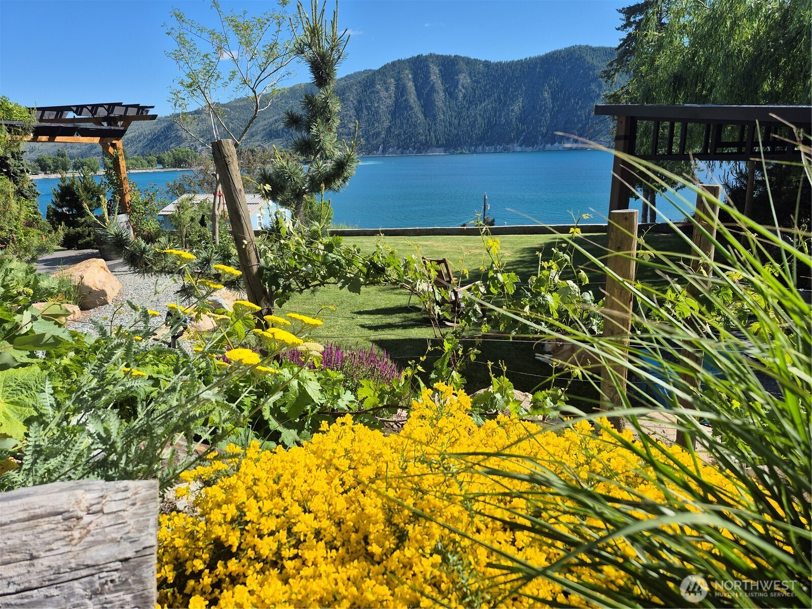 337 Boetzkes Avenue, Manson, WA 98831