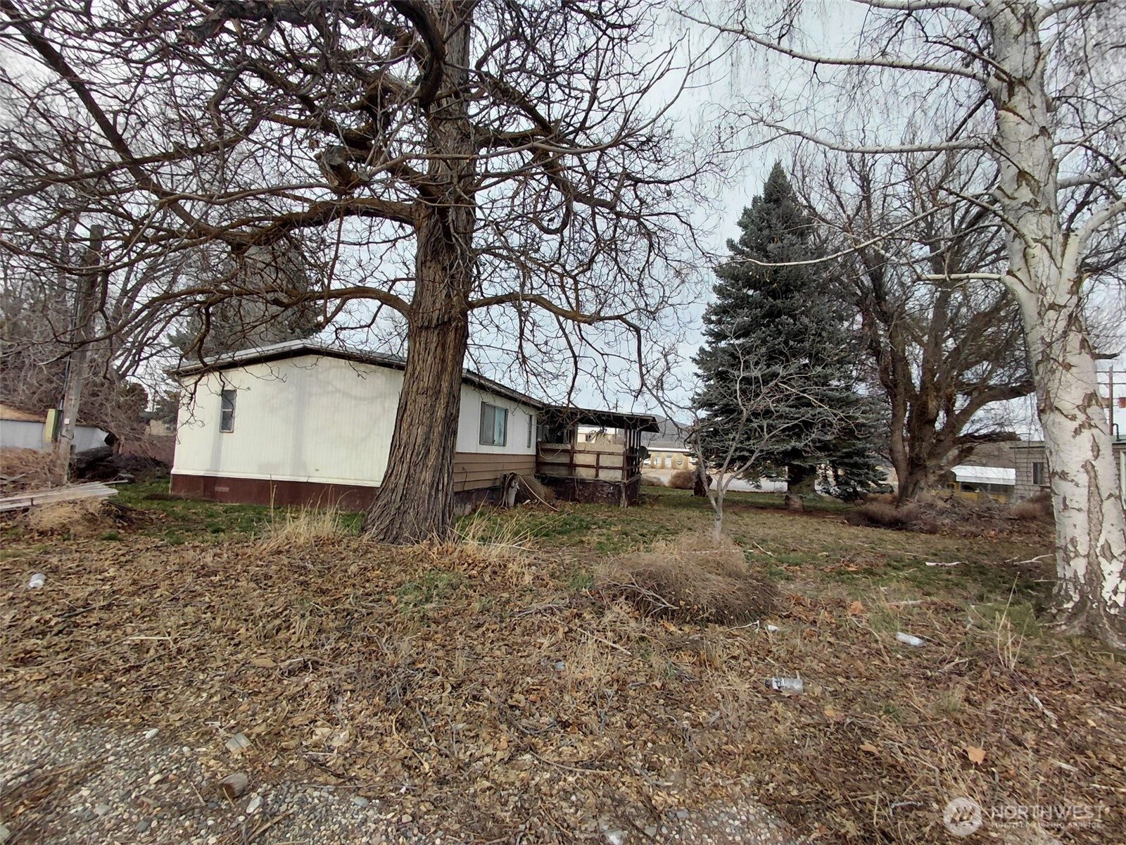 2528 Monroe Avenue, Bridgeport, WA 98813