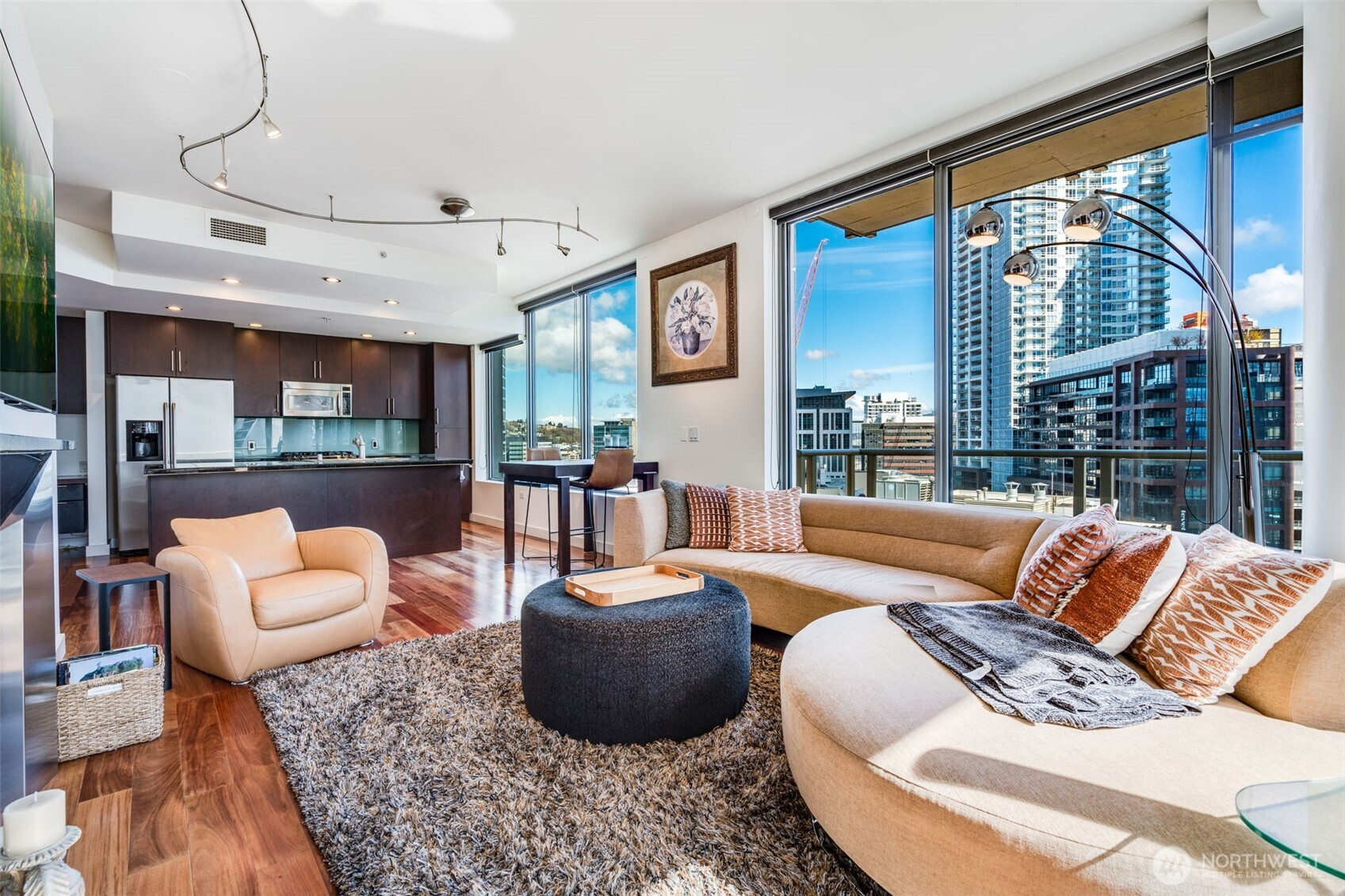 910 Lenora Street, Seattle, WA 98121