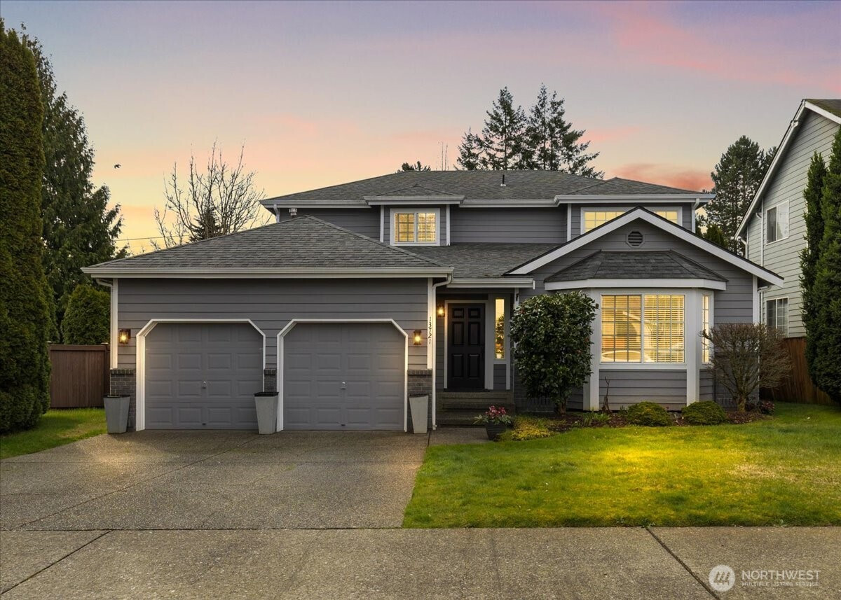 13721 SE 255th Place, Kent, WA 98042