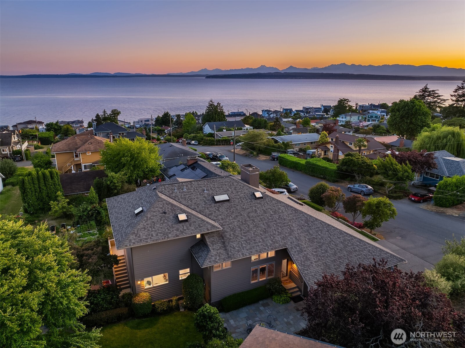 2337 NW 194th Place, Shoreline, WA 98177