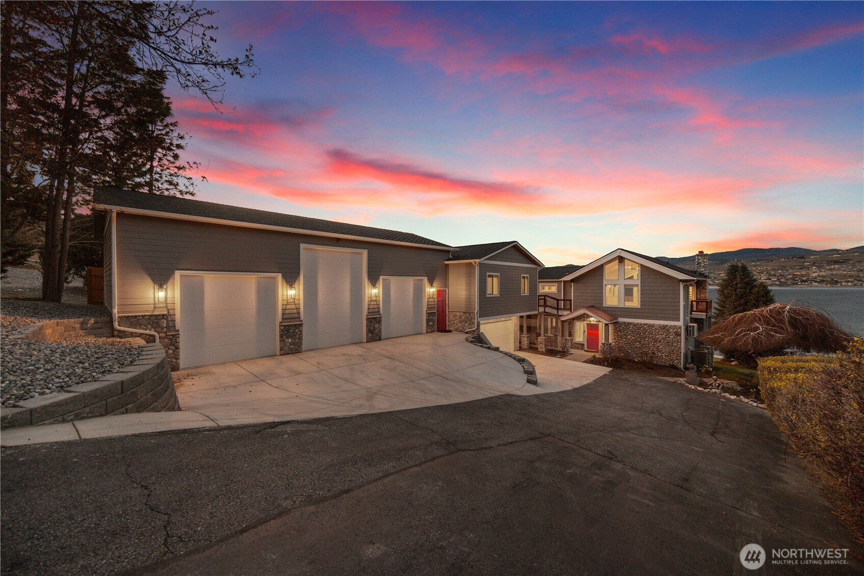 21 Grace Lane, Chelan, WA 98816