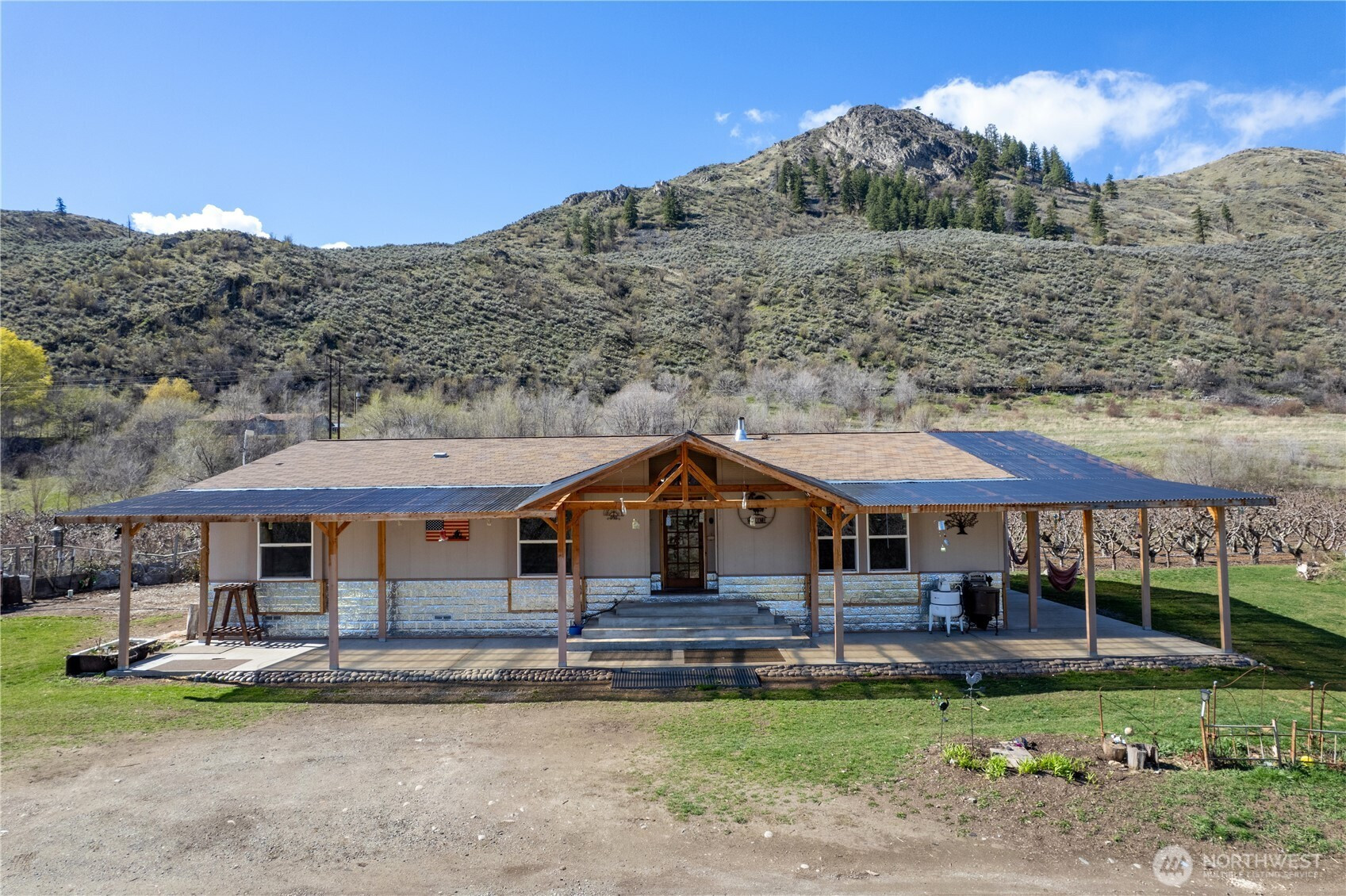 1673 Highway 7, Oroville, WA 98844