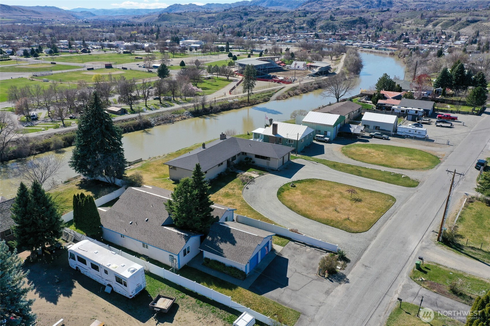 644 Dewberry Avenue E, Omak, WA 98841