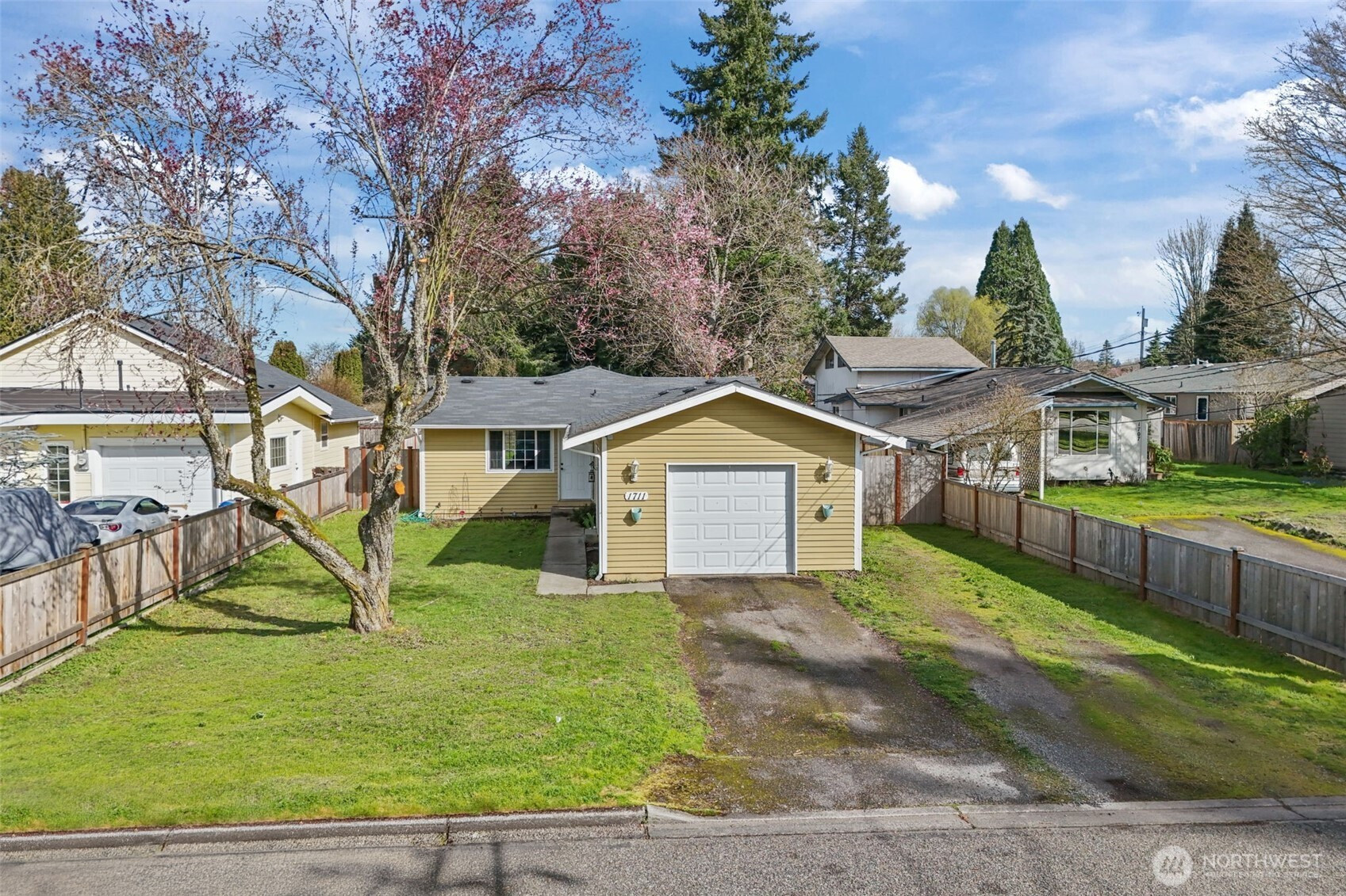 1711 4th Avenue NW, Puyallup, WA 98371