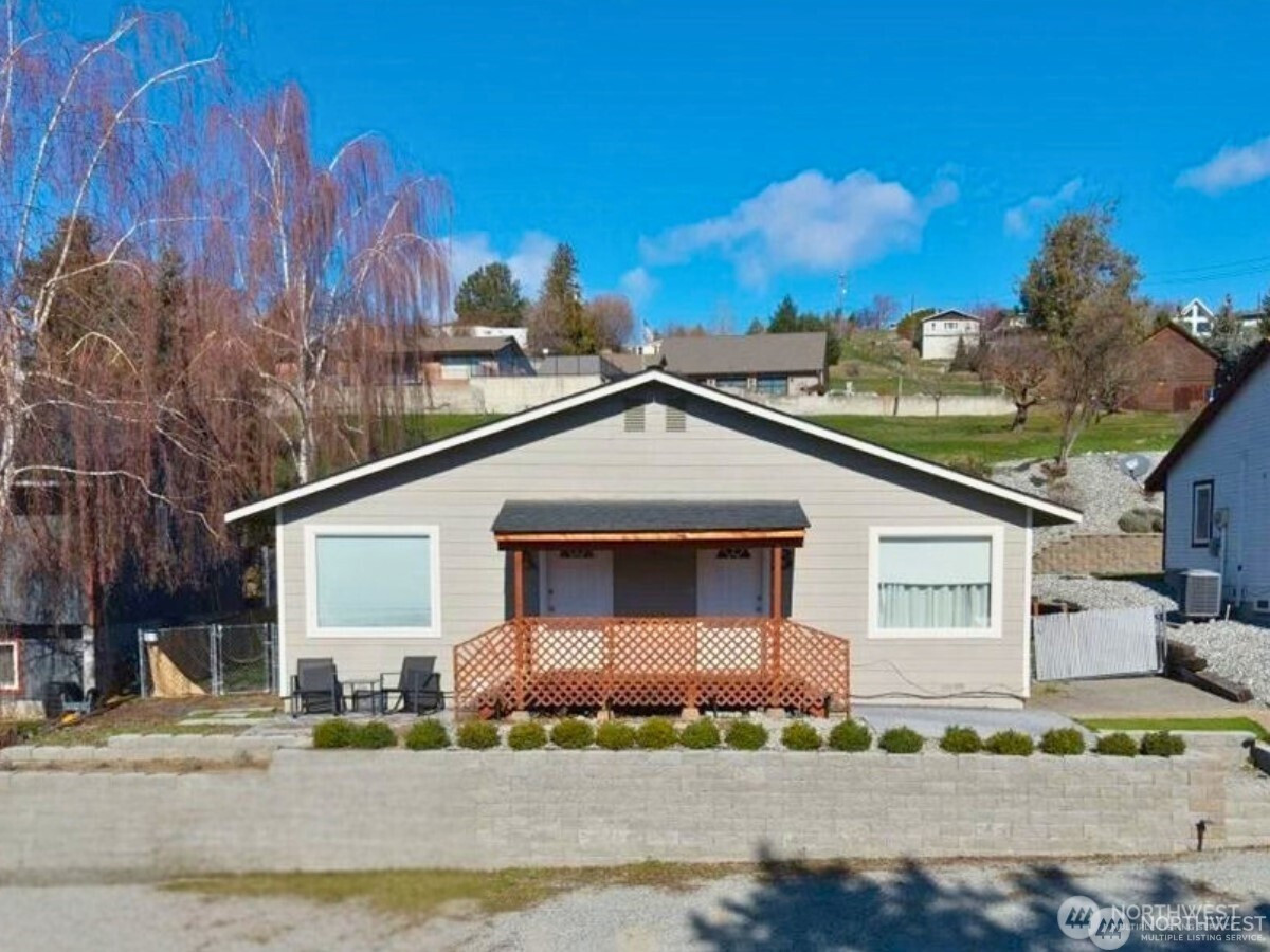 380 N Shore Court, Manson, WA 98831