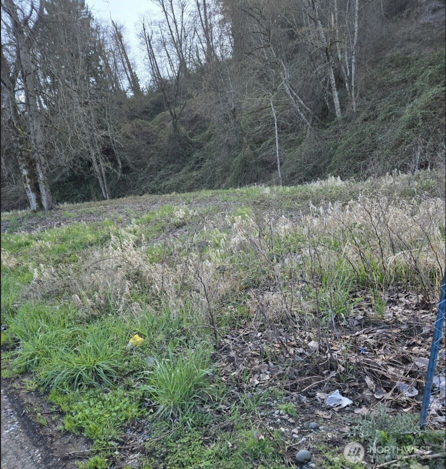 2210 W Valley Highway E, Edgewood, WA 98372