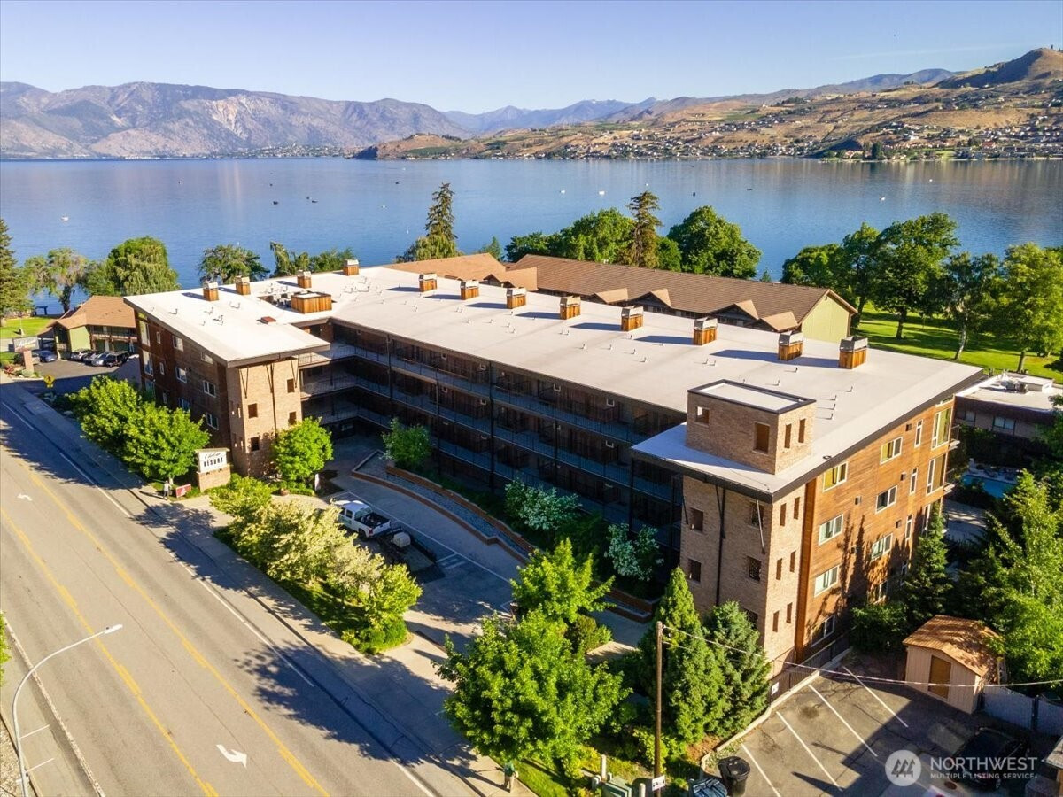 2220 W Woodin Avenue, Chelan, WA 98816